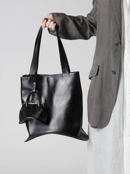 OIL SOFT LEATHER CURVED TOTE BAG