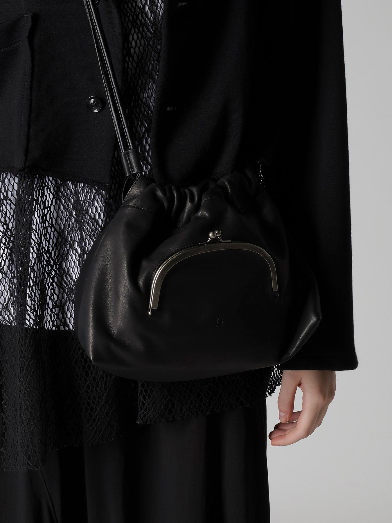 SOFT LEATHER METAL CLASP POUCH