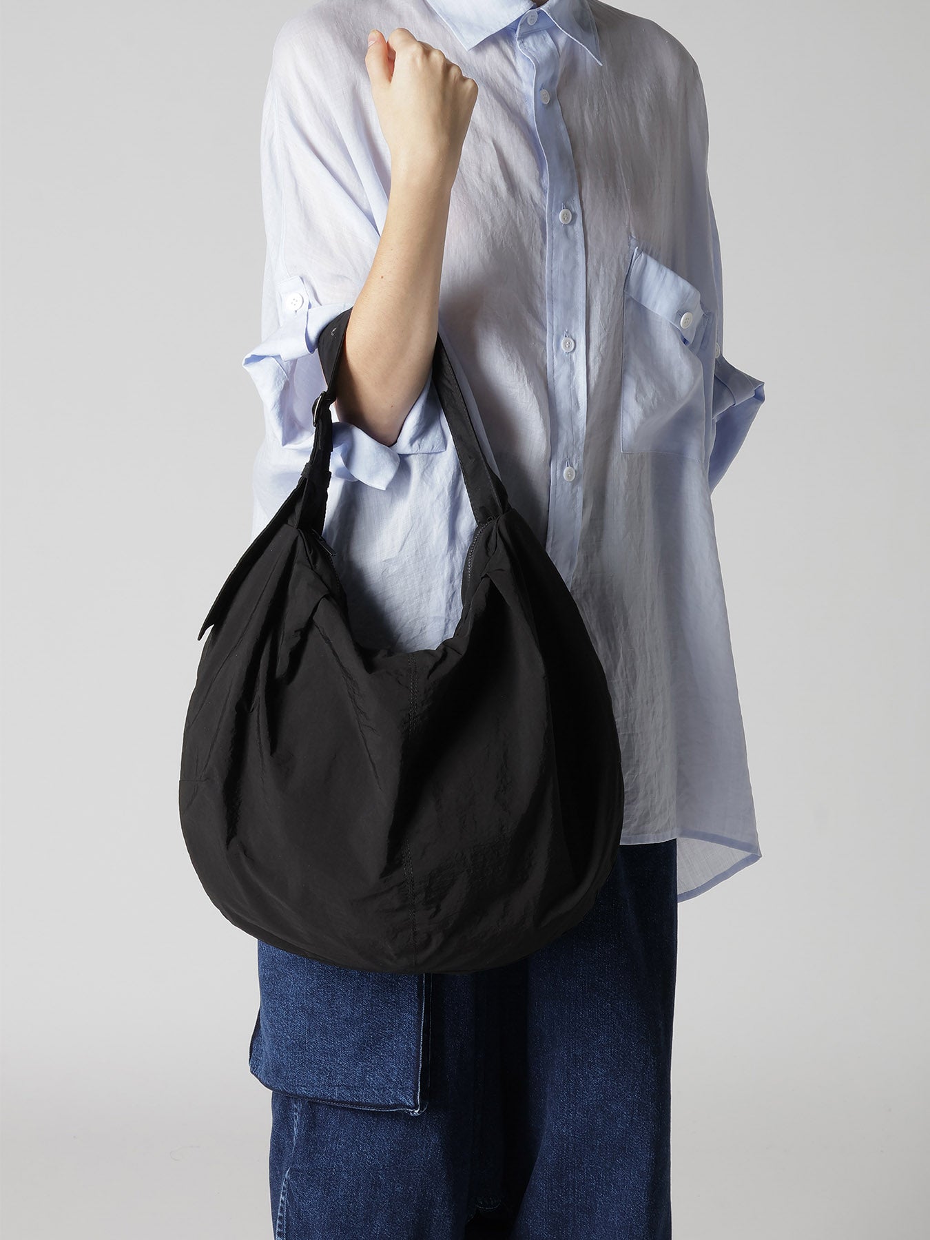 NY/ JET TAFFETA GYOZA BAG