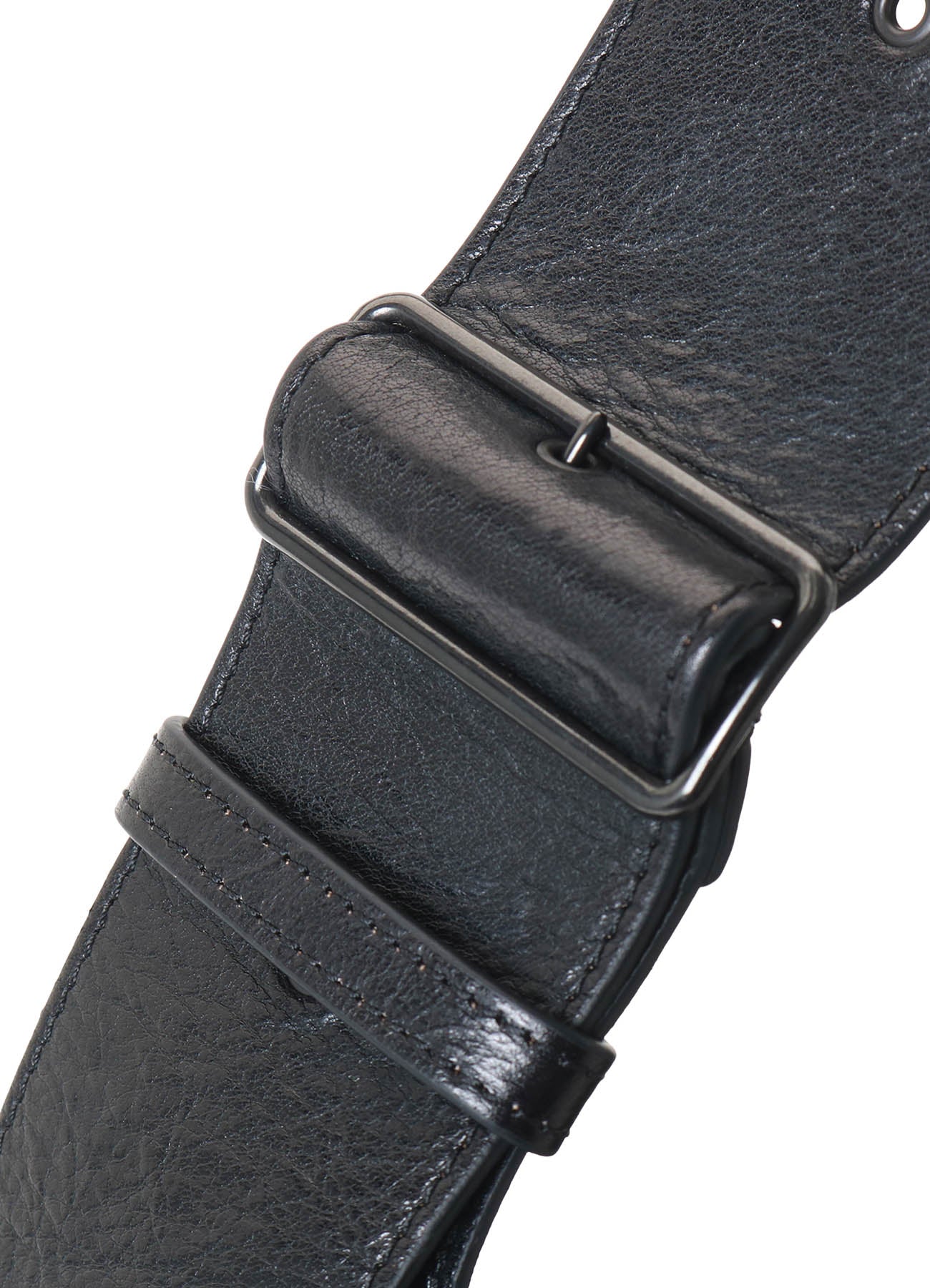 SURFACE-DYED SOFT TAN LEATHER GYOZA BAG