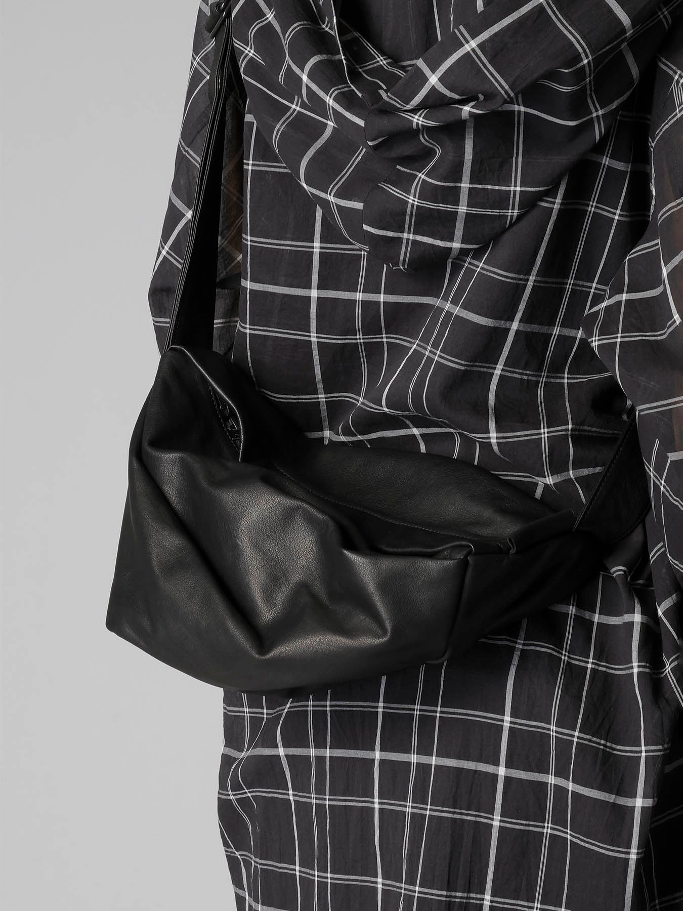 WATER DYED SOFT LEATHER TUCK SHOULDER BAG S