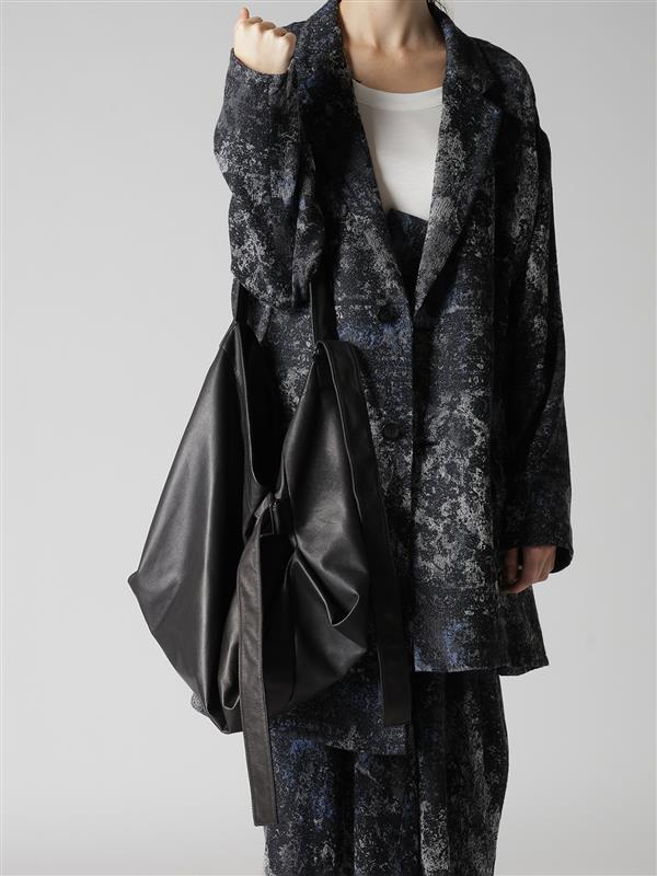 SEMI GLOSS LEATHER BELTED TOTE BAG S – THE SHOP YOHJI YAMAMOTO