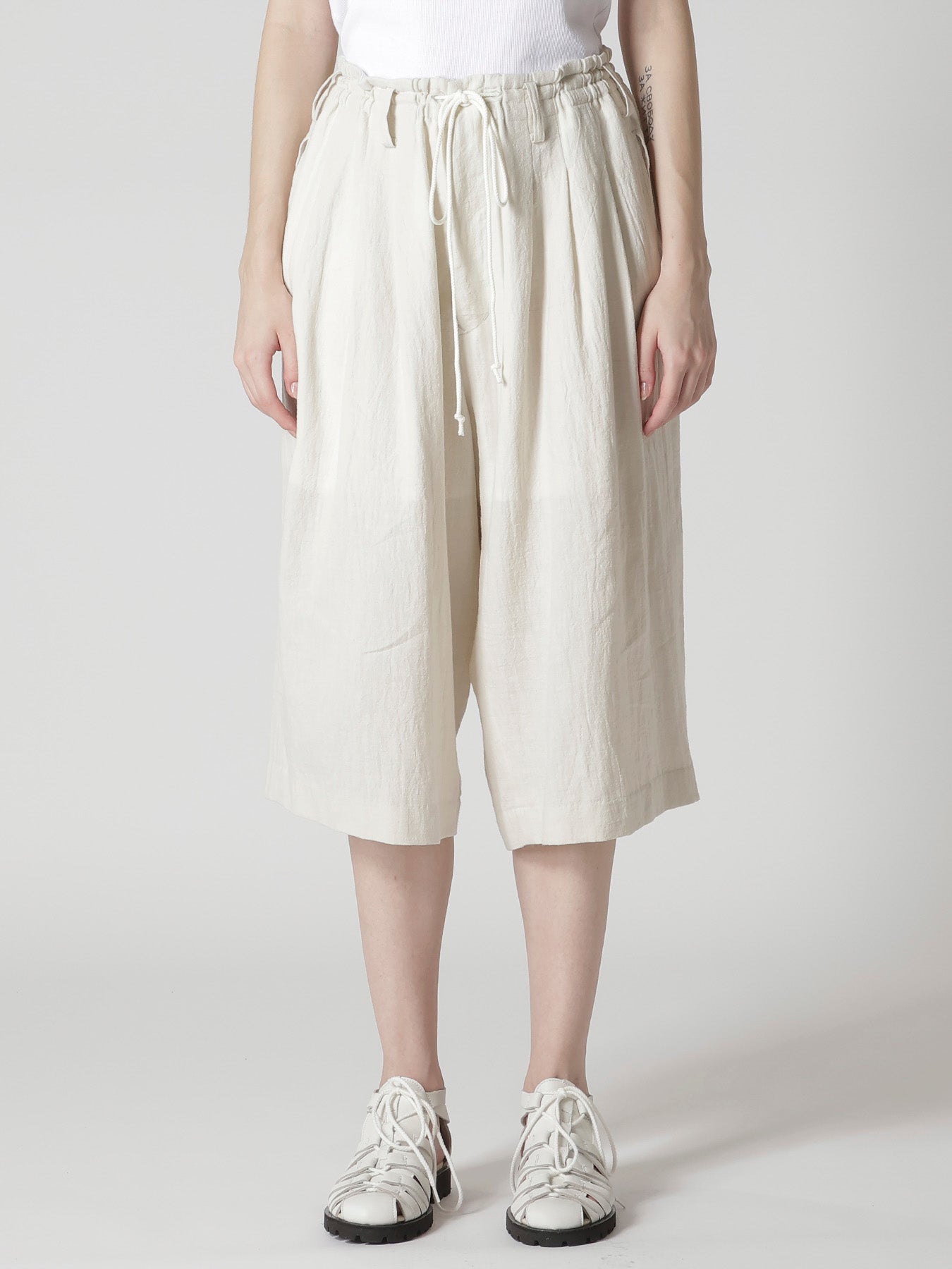 C/LI VIYELLA FANAGE 3 TUCK HALF PANTS