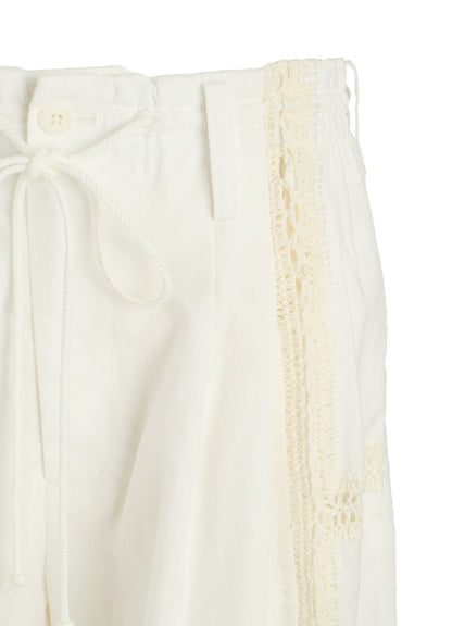 COTTON CROCHET PATCHWORK 3 TUCK HALF PANTS