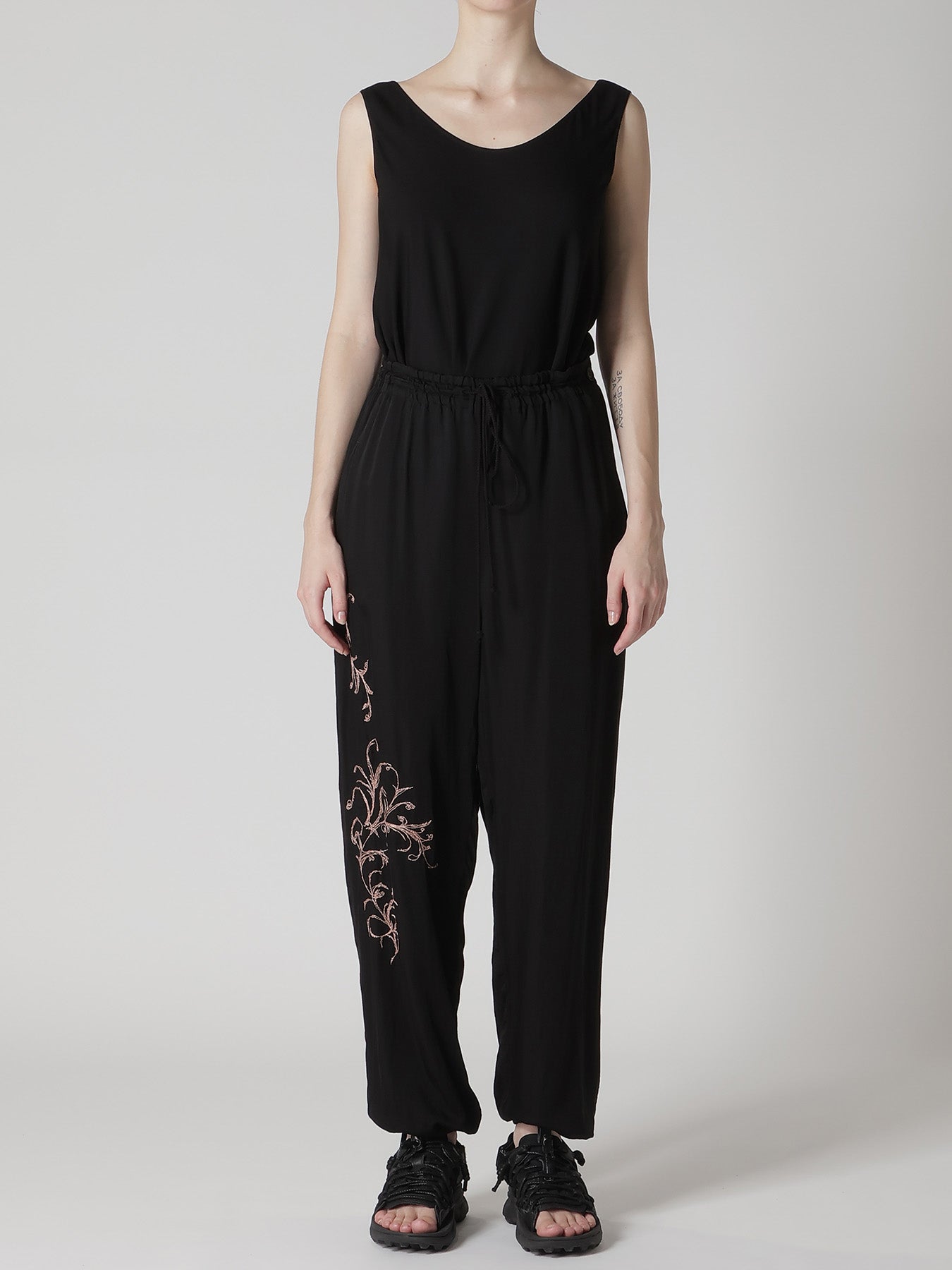 CU/ DUNGAREE TWILL BOTANICAL JOGGER PANTS