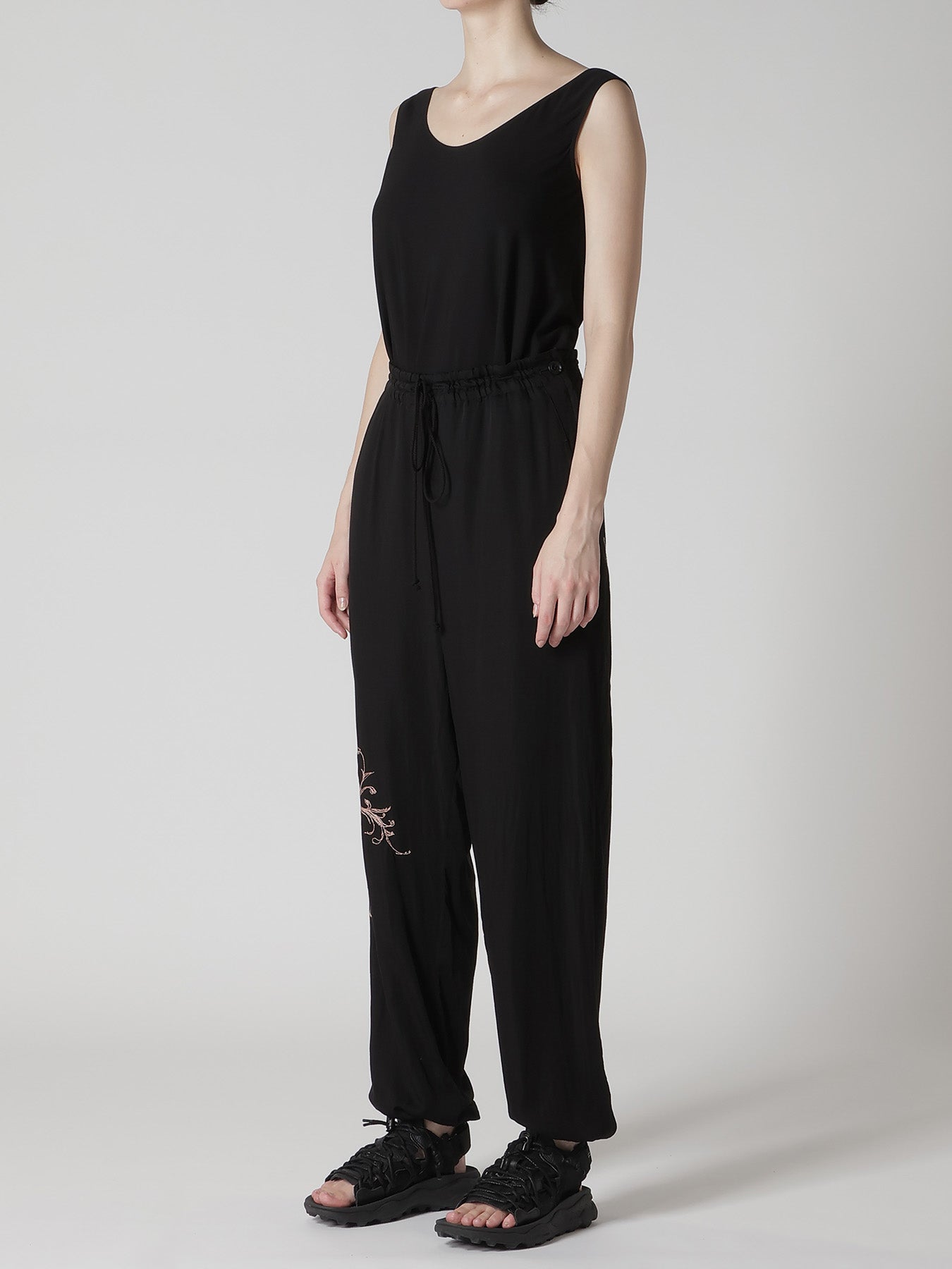 CU/ DUNGAREE TWILL BOTANICAL JOGGER PANTS