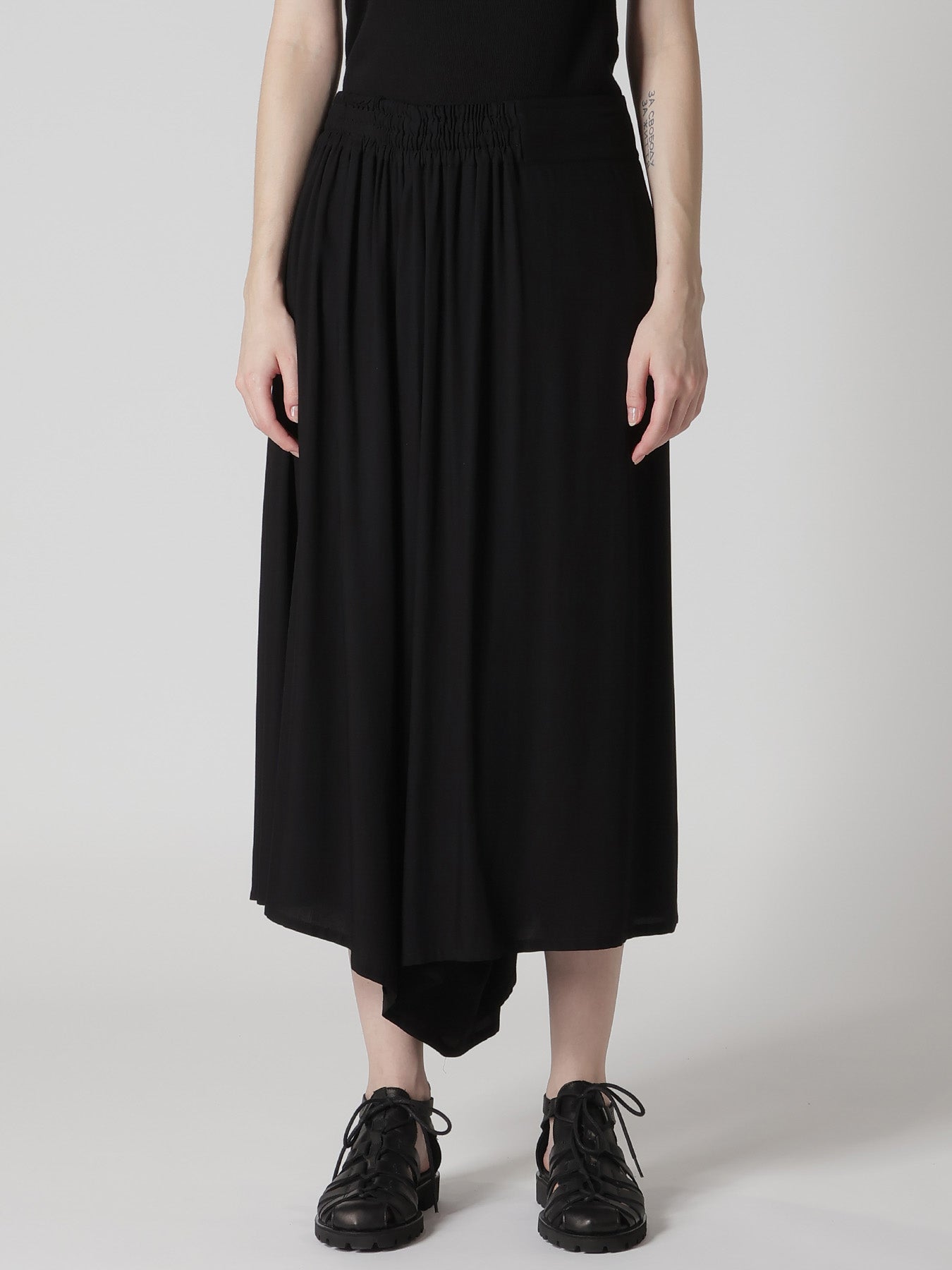 RAYON TWILL RIGHT SIDE GATHER PANTS