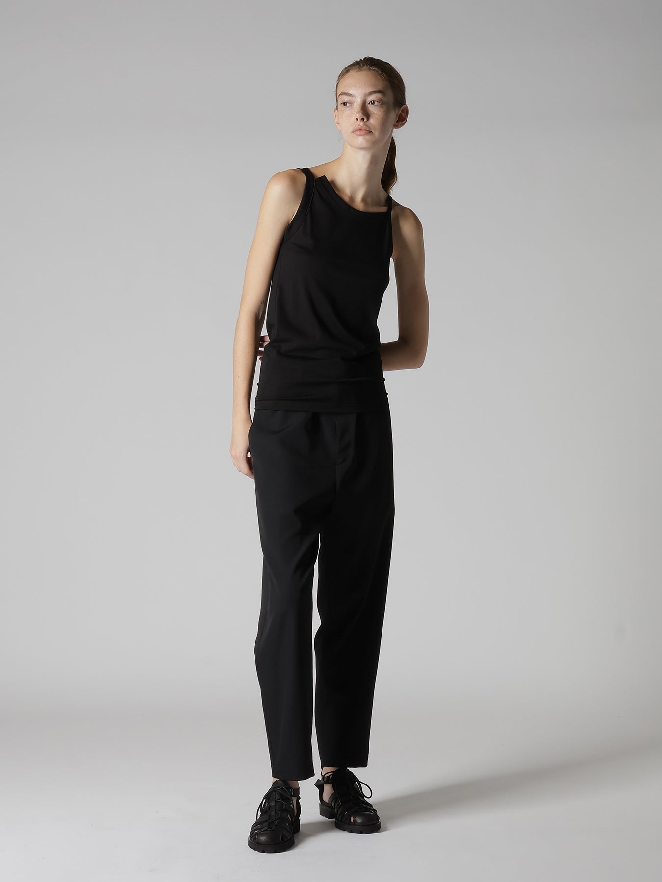 ジョンスメドレー WOOL GABARDINE TAPERED PANTS WOOL GABARDINE TAPERED PANTS – THE SHOP YOHJI YAMAMOTO