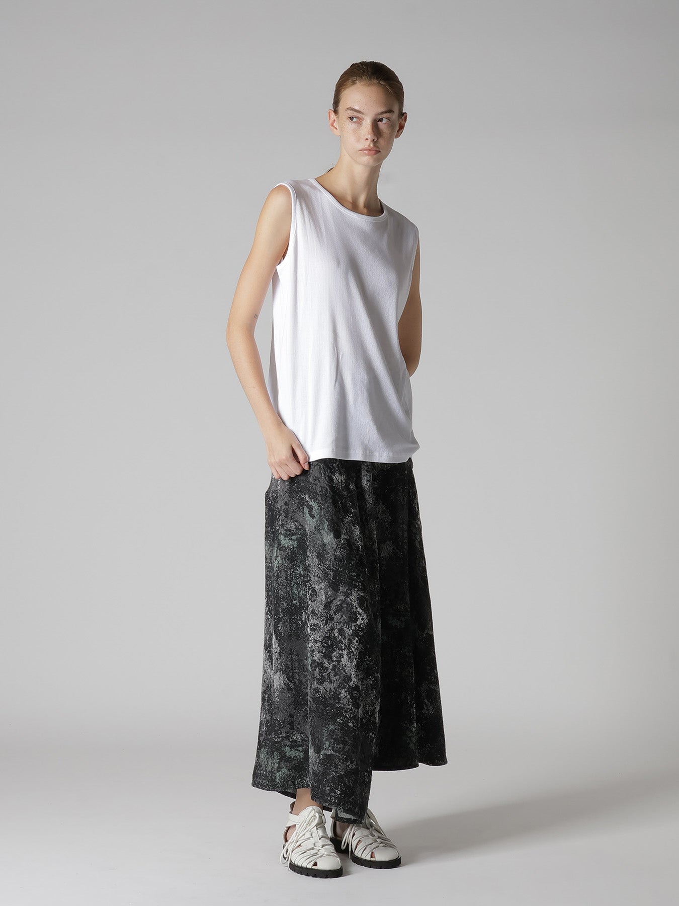 RUG PATTERN JACQUAR ASYMMETERIC PANTS