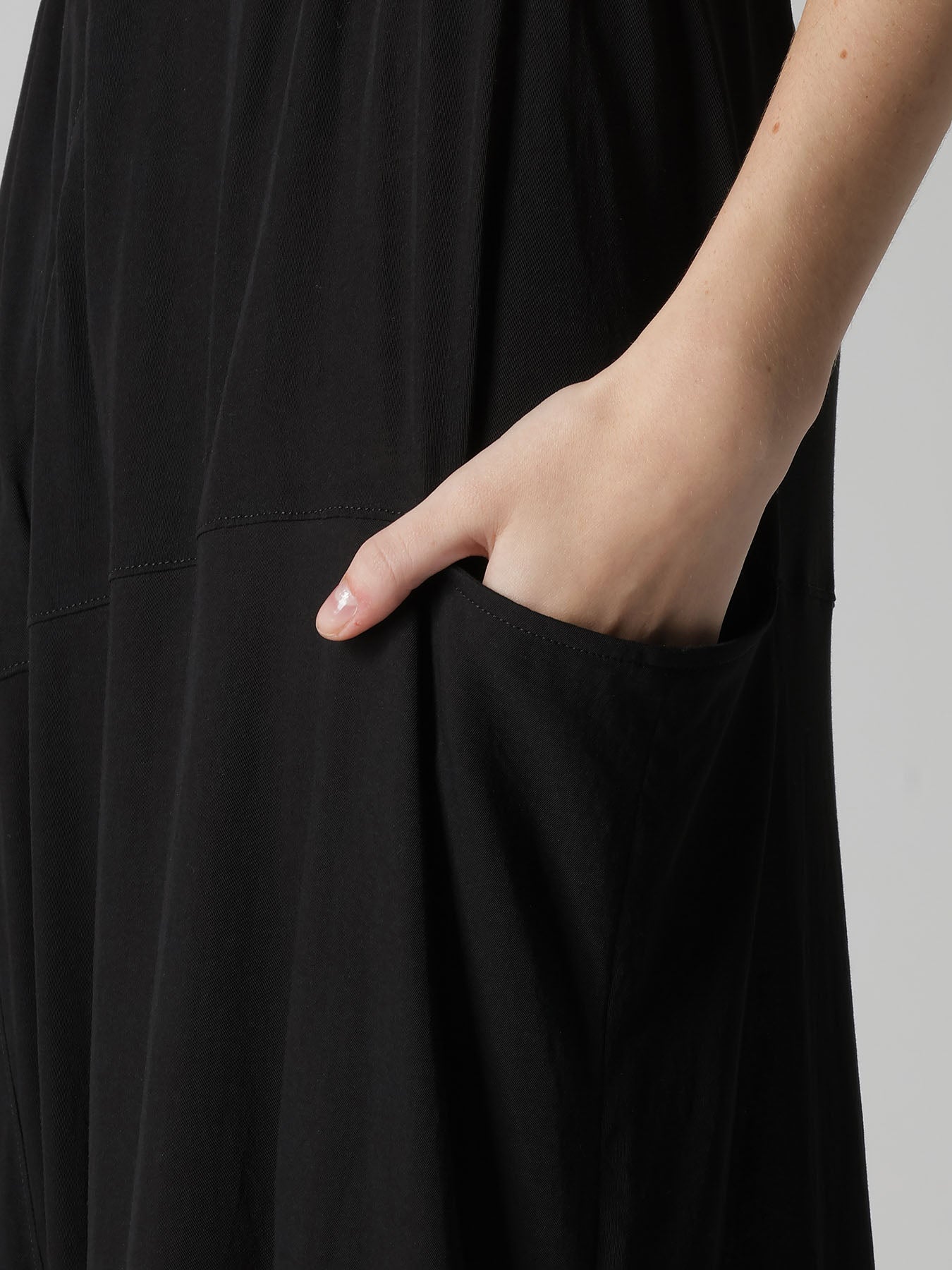 COTTON HARD TWISTED JERSEY ASYMMETERIC PANTS