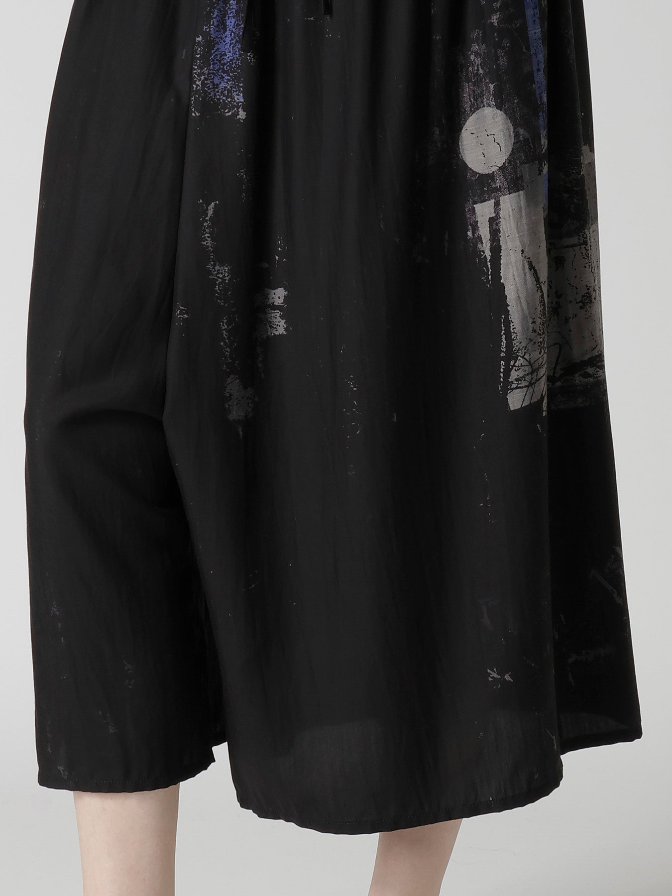 CUPRO/DUNGAREE ASYMMETERIC GATHERED PANTS