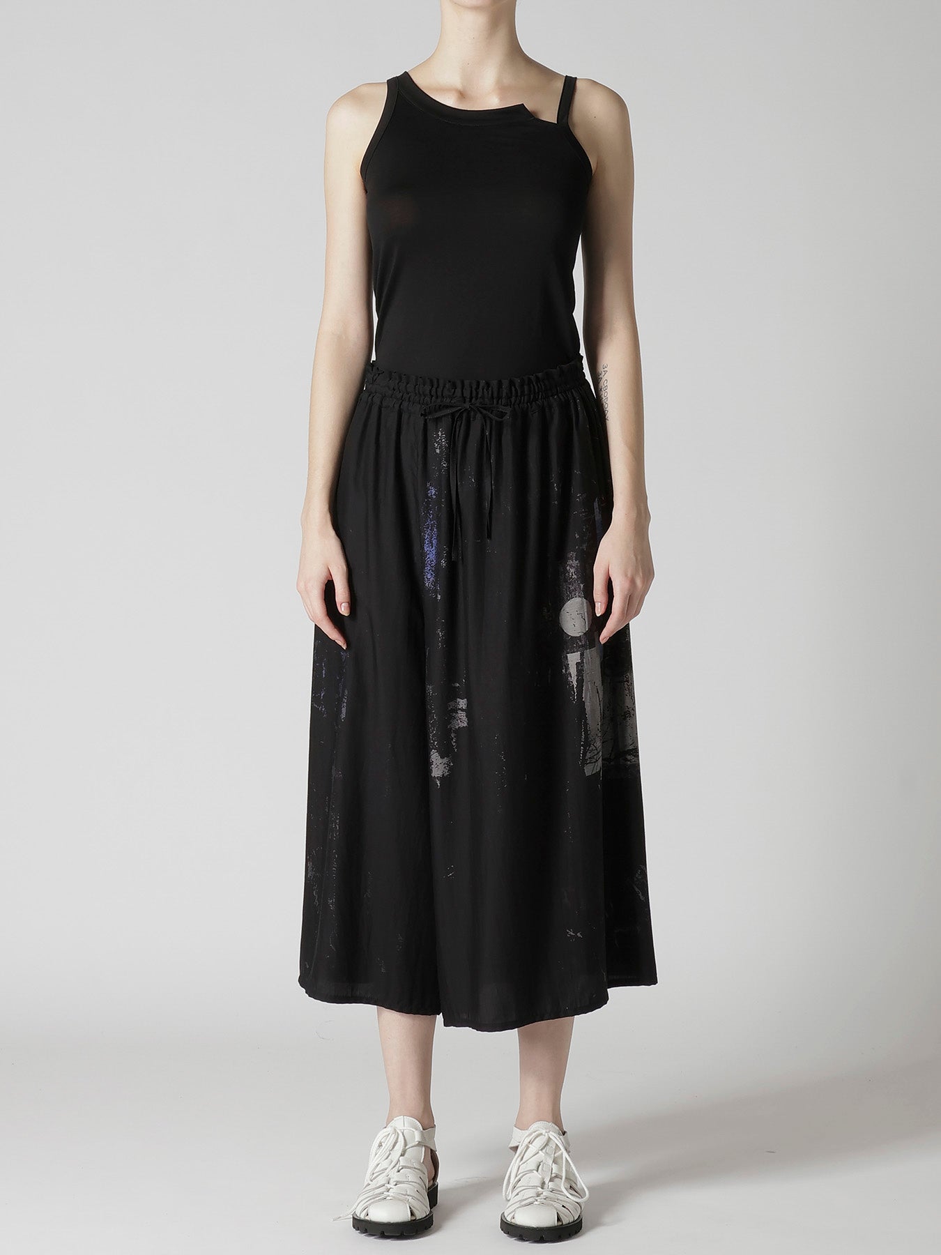 CUPRO/DUNGAREE ASYMMETERIC GATHERED PANTS