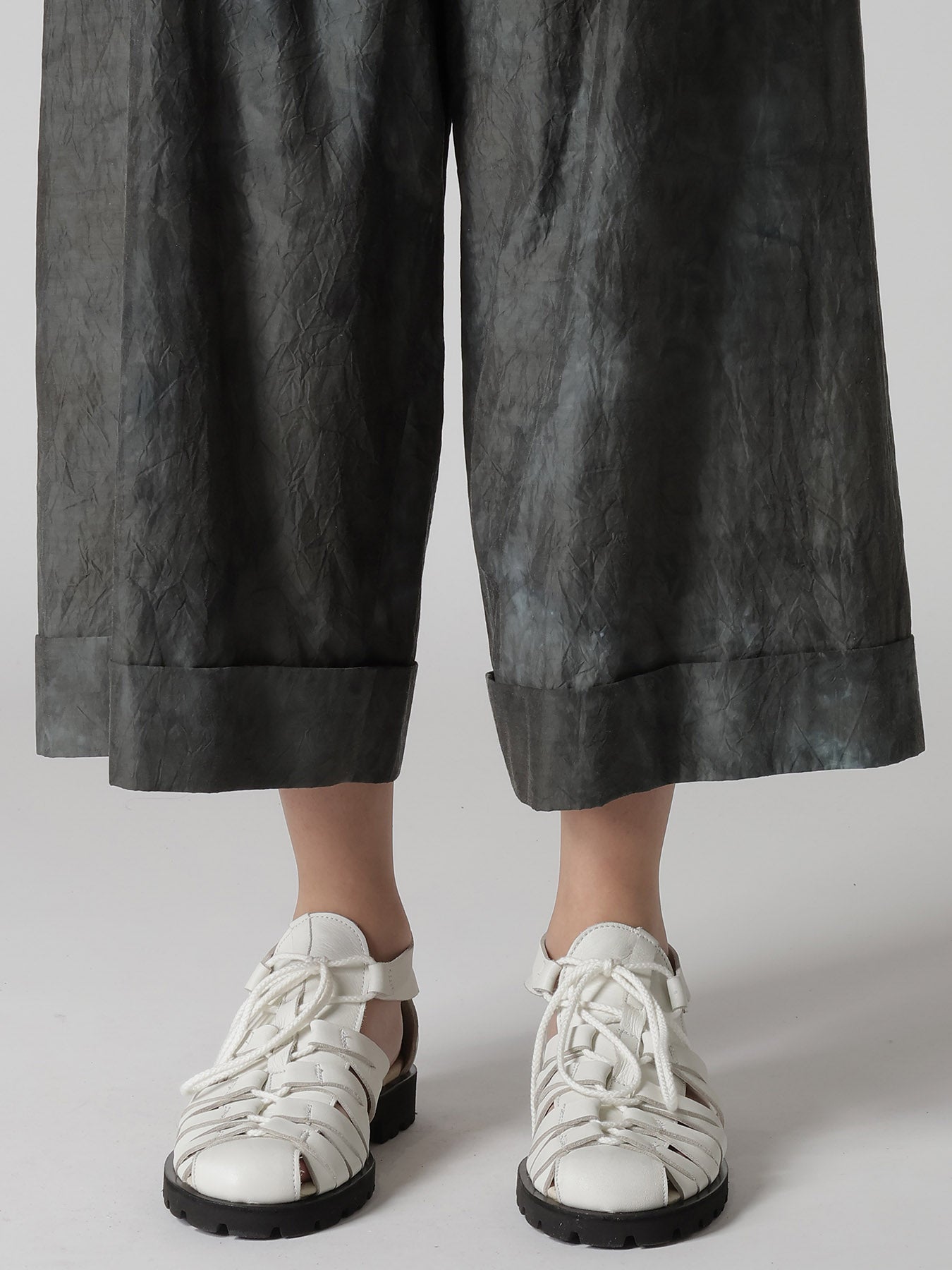 "CHUSEN" FRONT TUCK PANTS