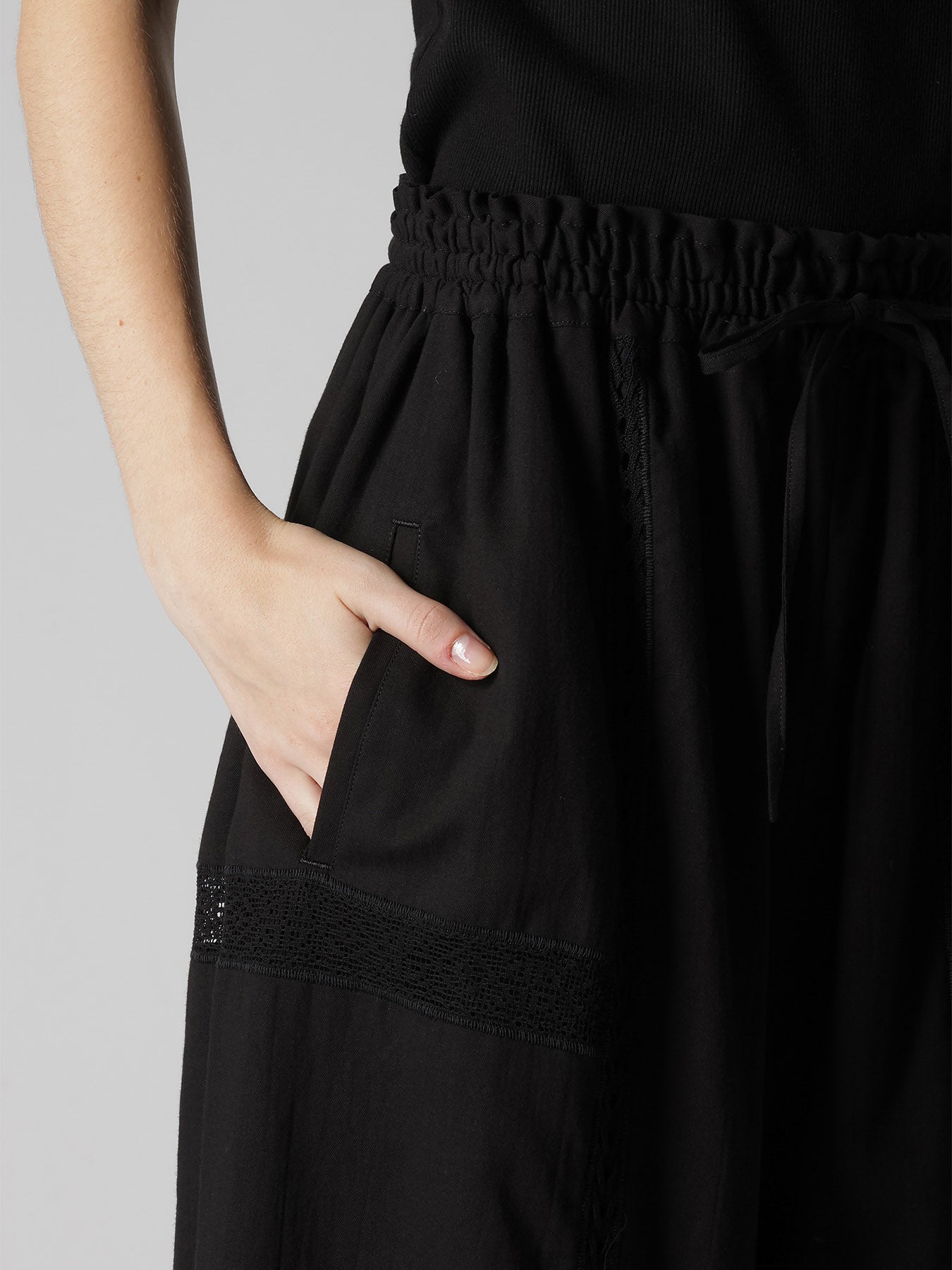 COTTON LACE PATCHWORK GATHER PANTS