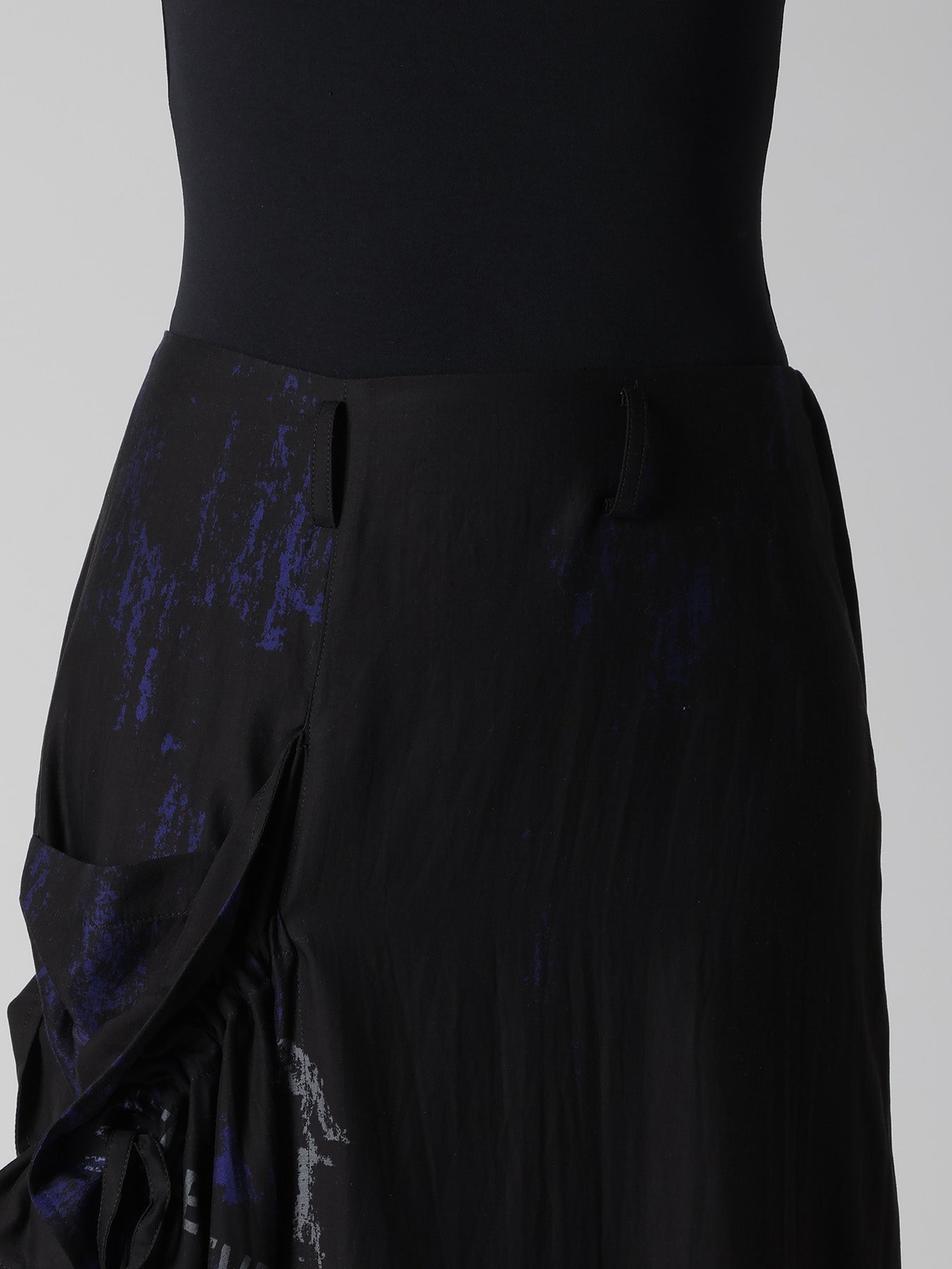 CUPRO/DUNGAREE TWILL GATHER SKIRT