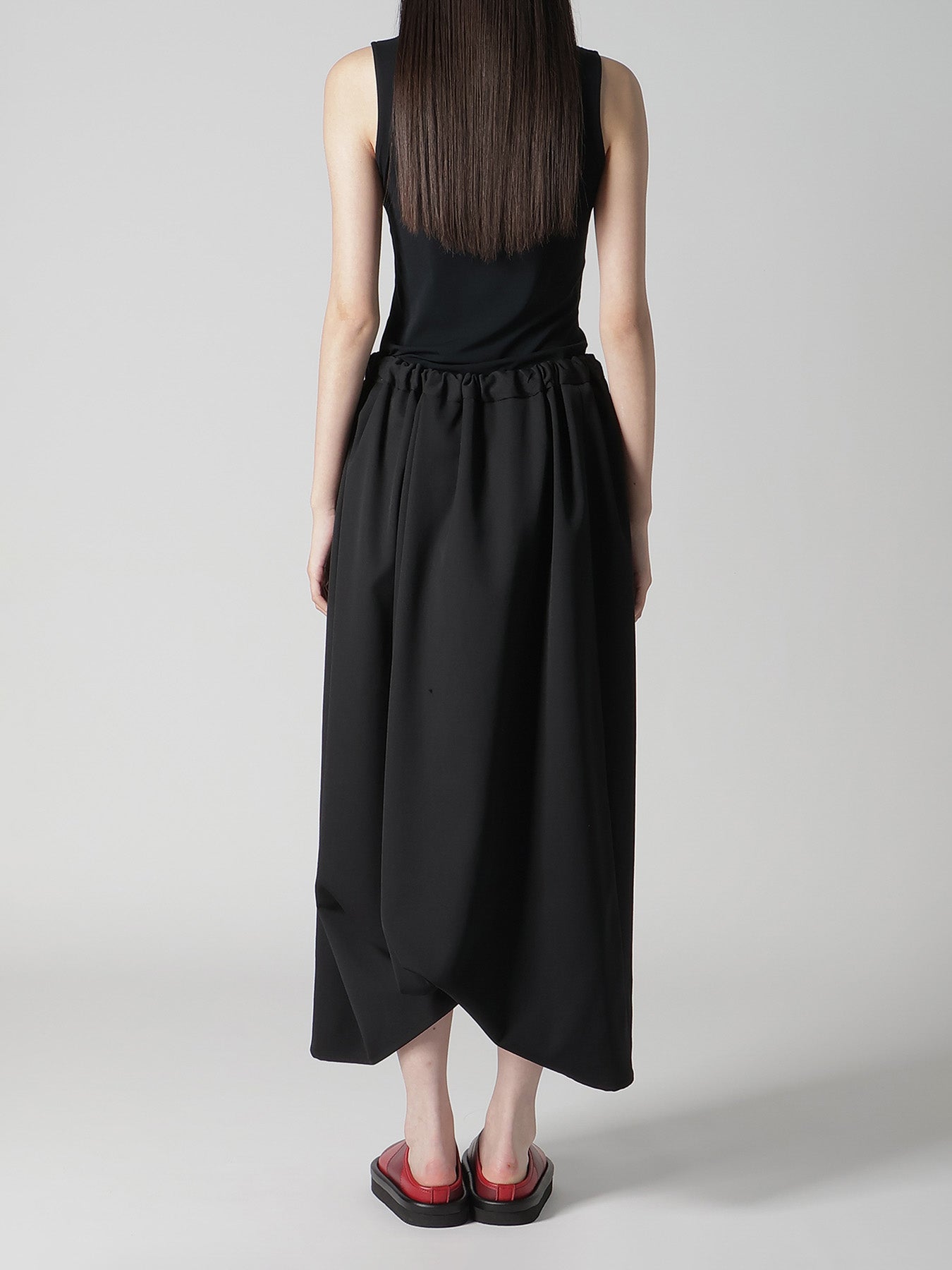 WOOL GABARDINE TUCK SKIRT
