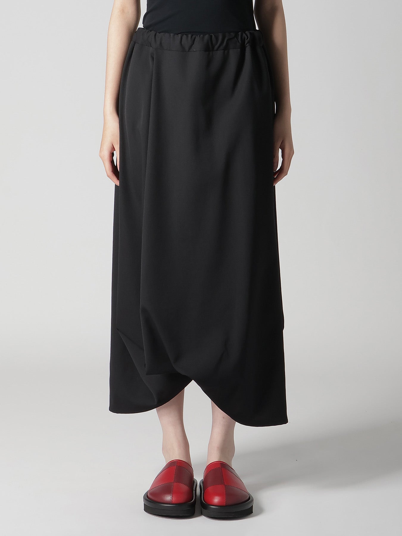 WOOL GABARDINE TUCK SKIRT