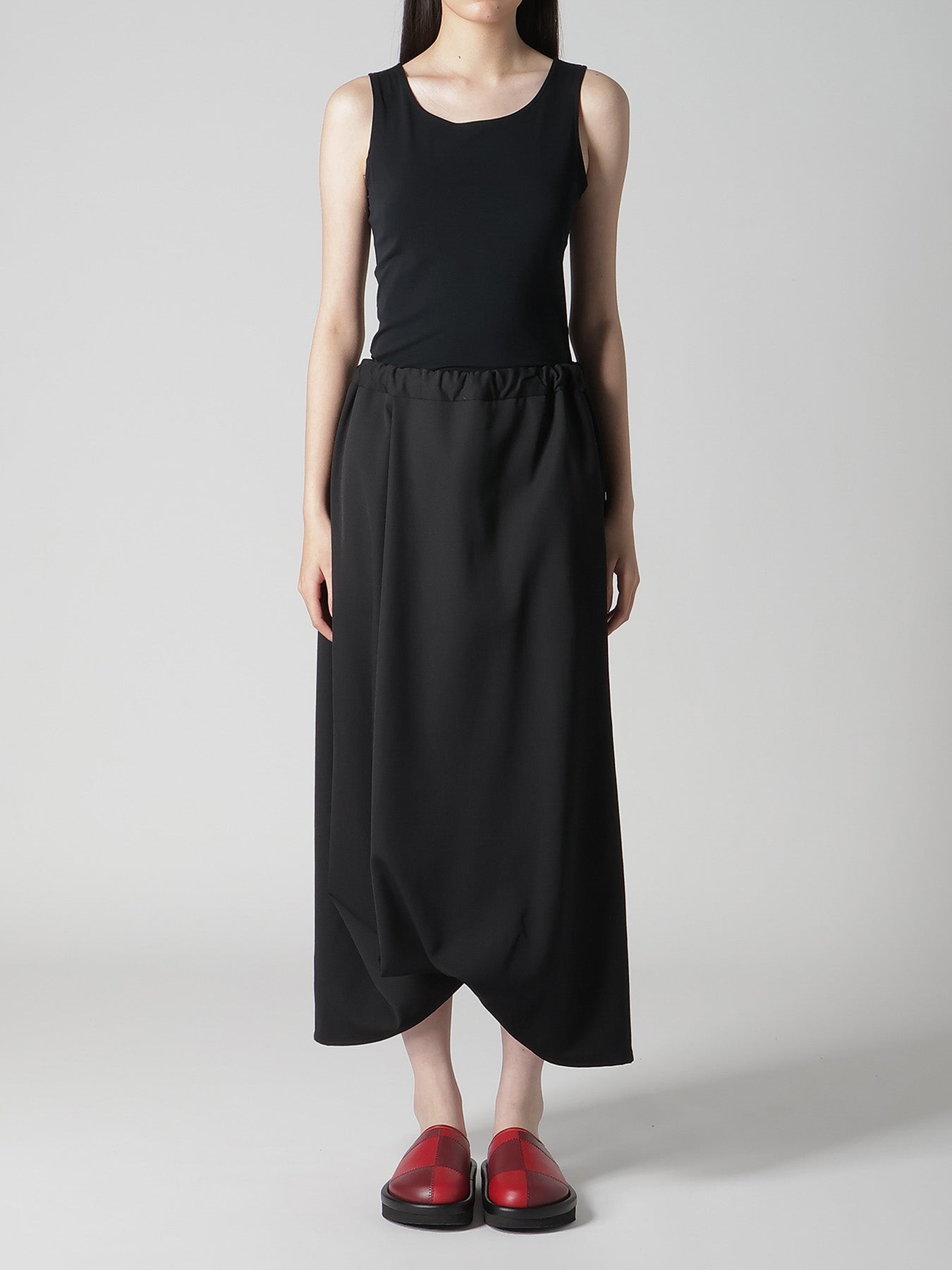 WOOL GABARDINE TUCK SKIRT