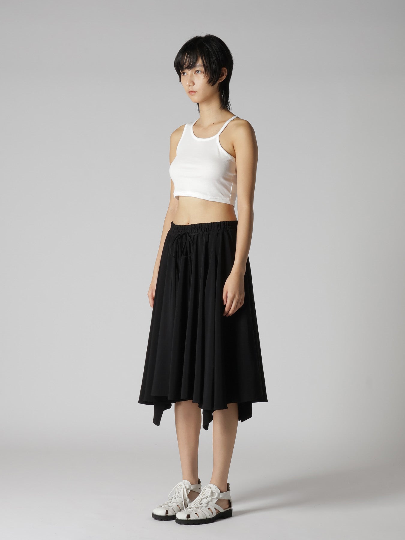 Y" EMBROIDERY CROPPED TEE