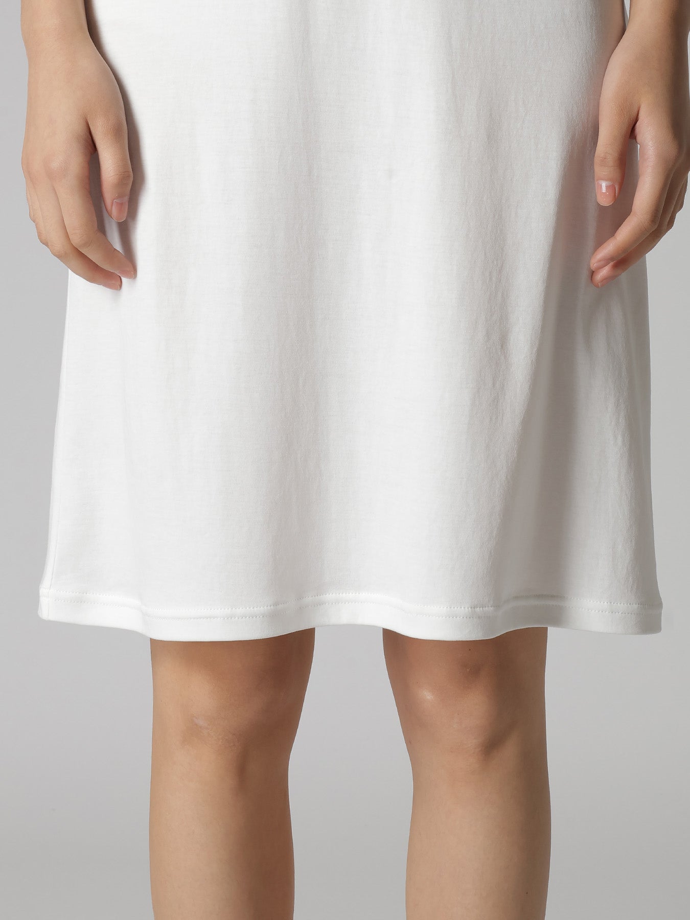 Y" EMBROIDERY SLEEVELESS LONG TEE