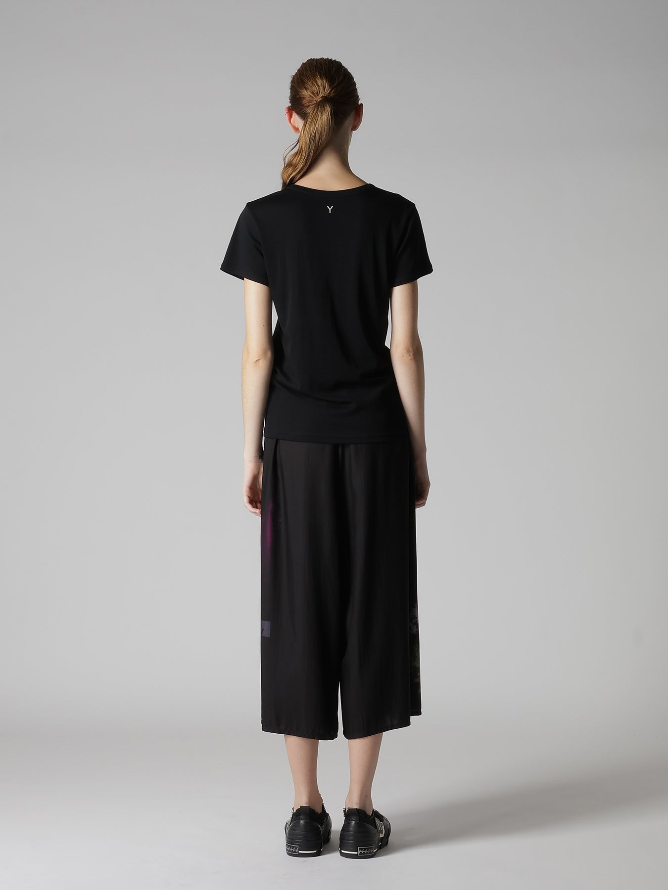 "Y" EMBROIDERY CLASSIC SHORT SLEEVE TEE