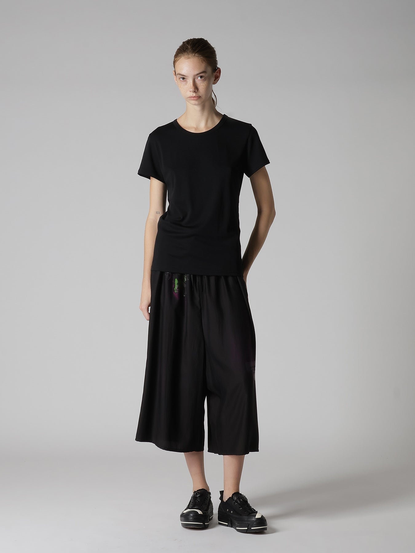 "Y" EMBROIDERY CLASSIC SHORT SLEEVE TEE