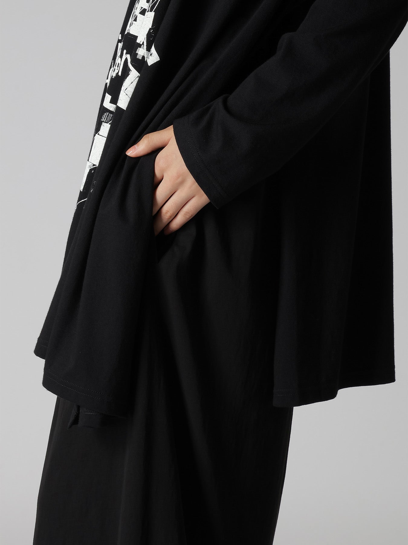 COTTON JERSEY MESSAGE PRINT LONG SLEEVE TEE – THE SHOP YOHJI YAMAMOTO