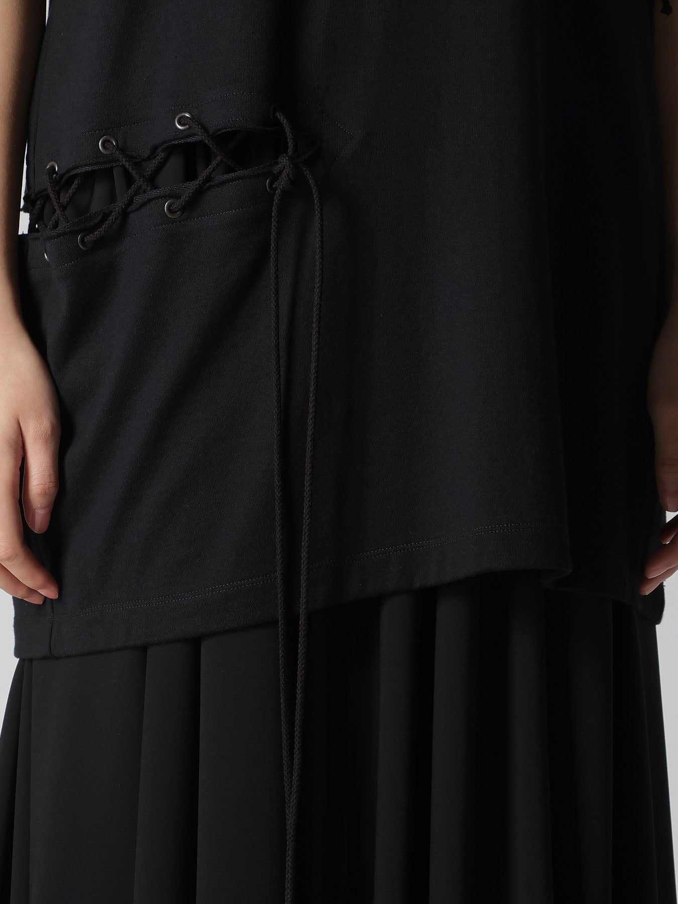 COTTON JERSEY LACE UP HALF SLEEVE TEE