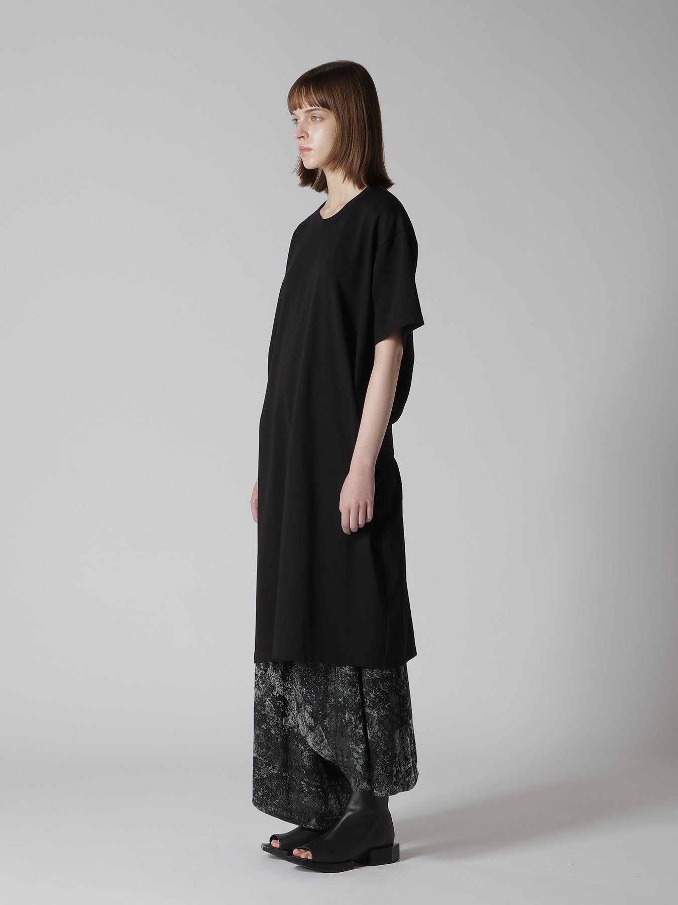 COTTON JERSEY SLIT SHORT SLEEVE LONG TEE