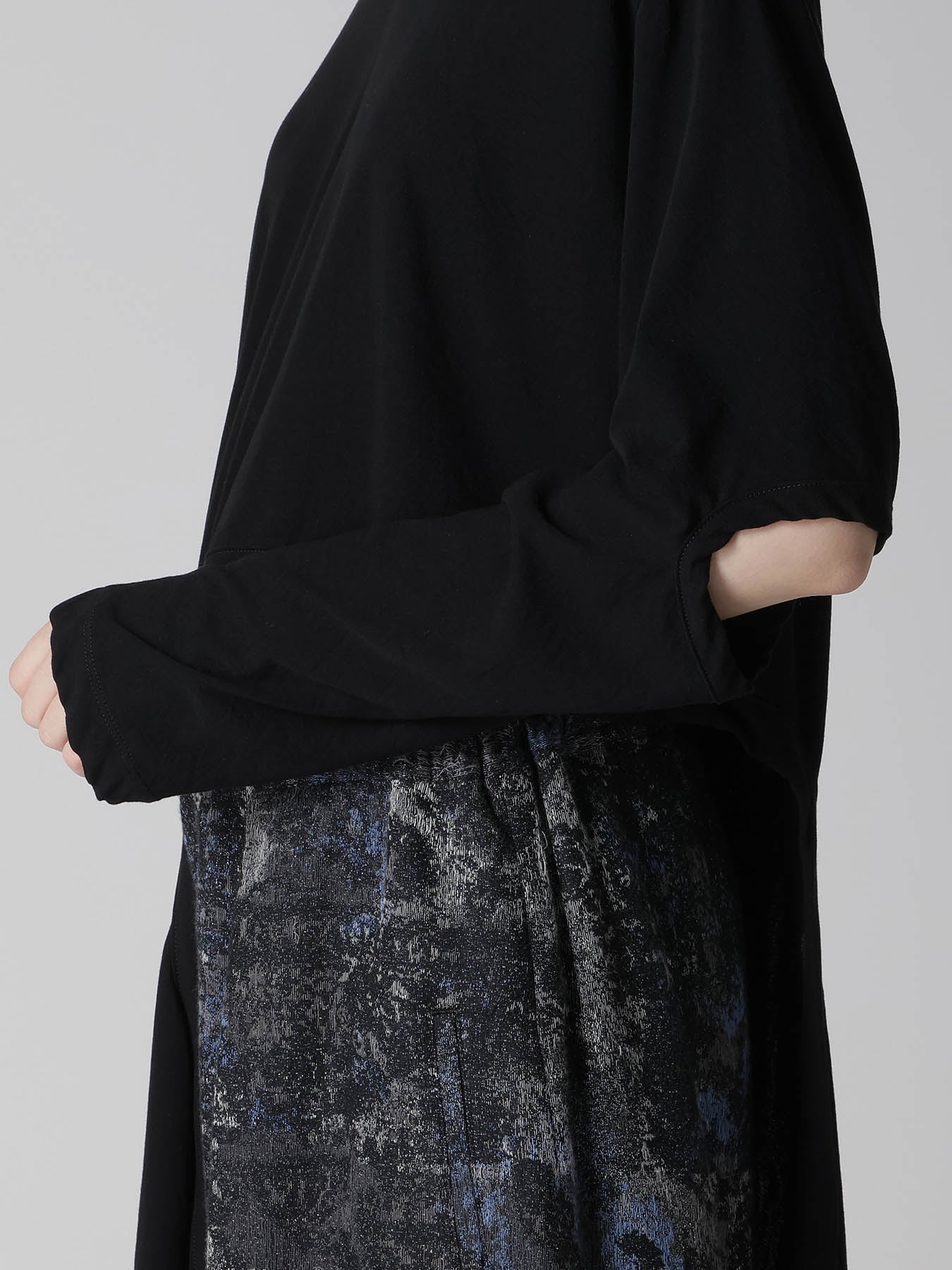HARD-TWISTED JERSEY HOLLOW LONG SLEEVE TEE