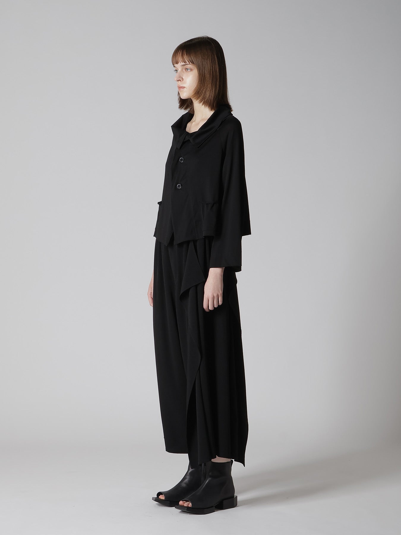 COTTON JERSEY ARRANGED 3-BUTTON JACKET