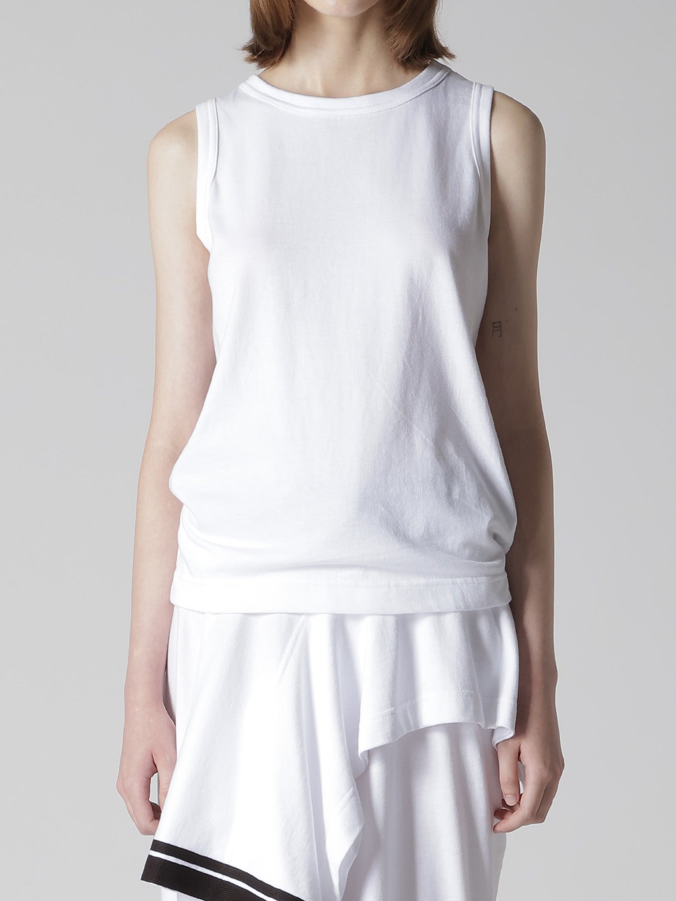 JERSEY BACK LINE SLEEVELESS TEE