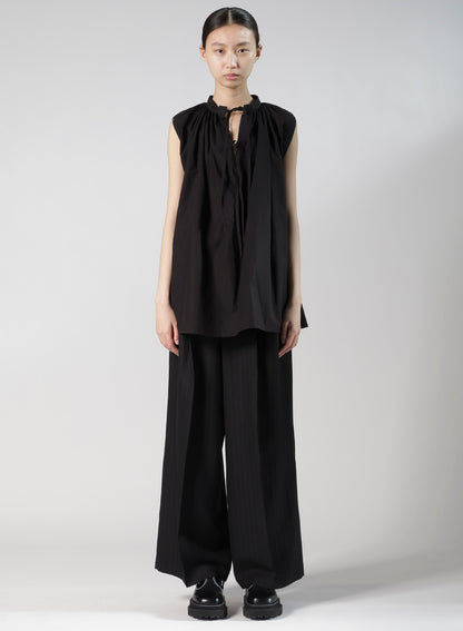 COMPACT TYPEWRITER SLEEVELES BLOUSE