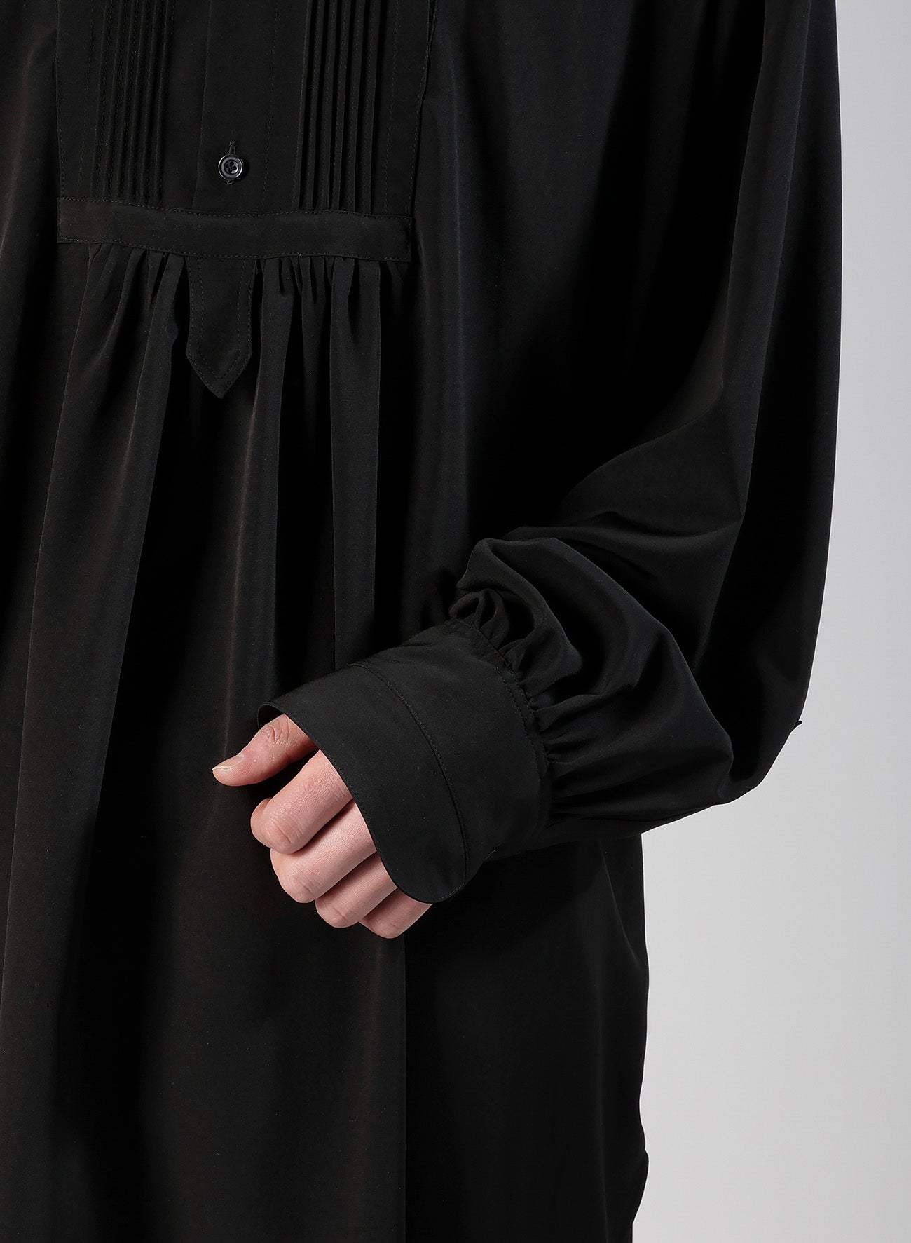TA/PE SUPER VIYON TUSSER PIN TUCKED BLOUSE