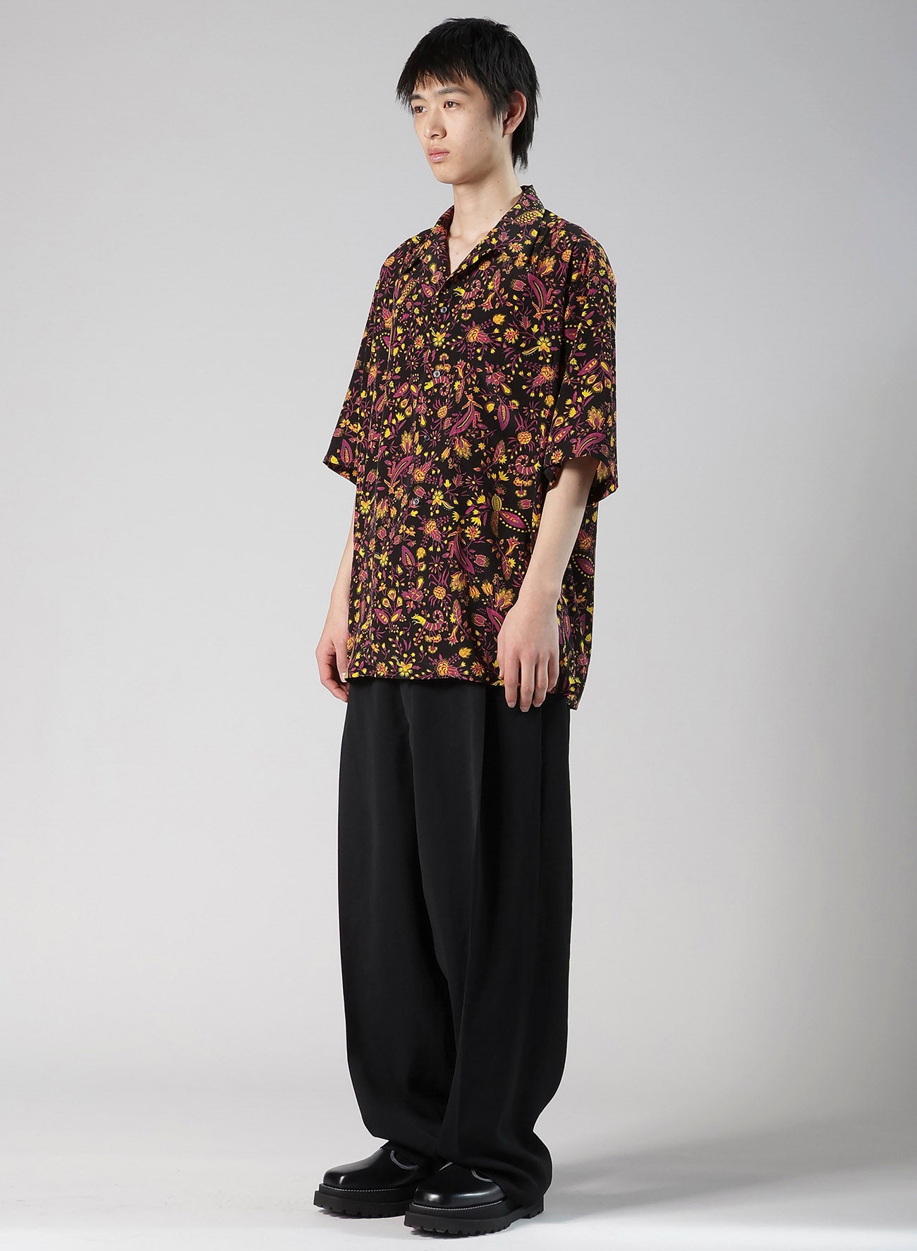 FLOWER PRINT OPEN COLLAR SHIRT