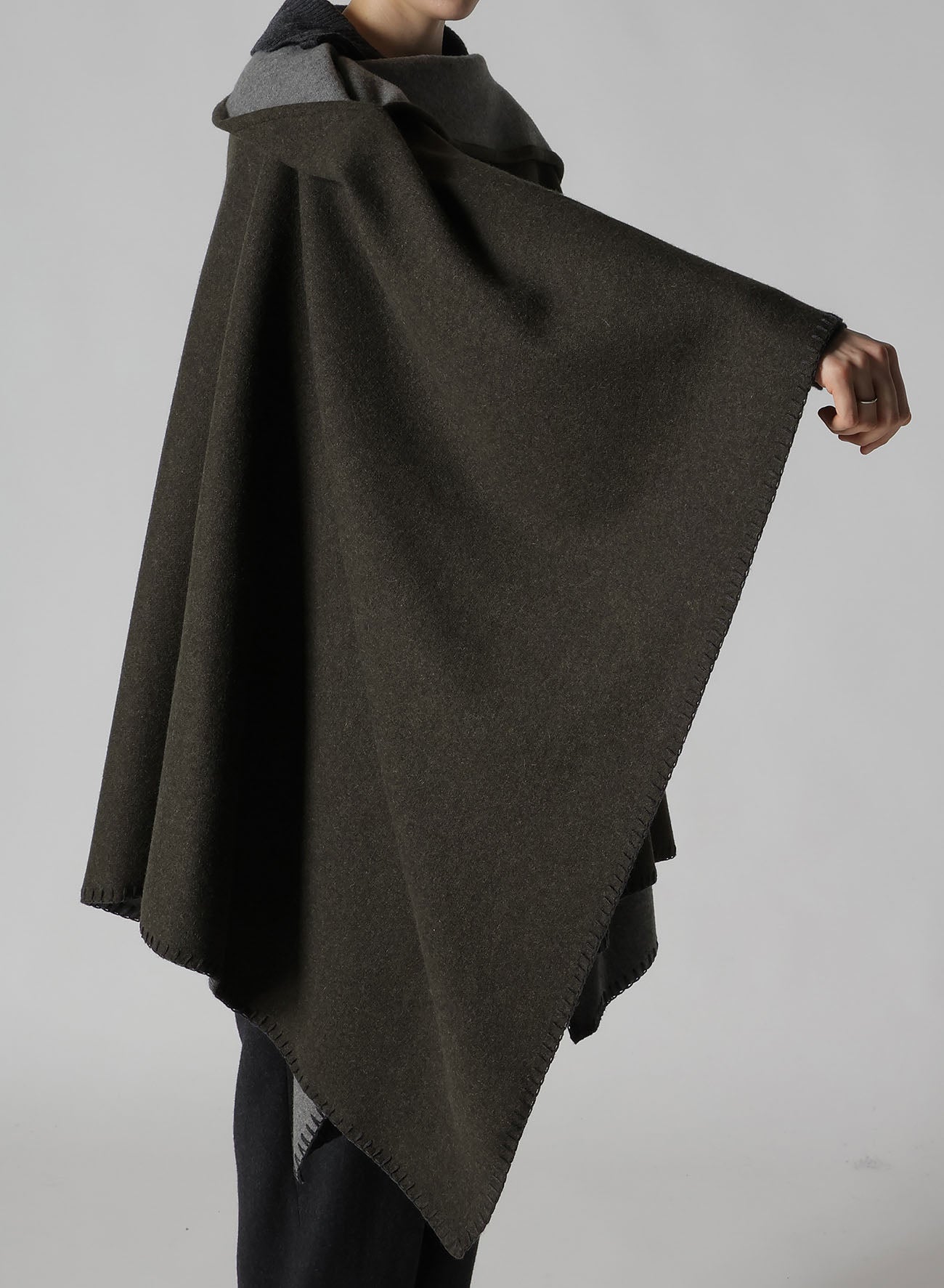 W/NY REVERSIBLE JERSEY ASYMMETERIC CAPE