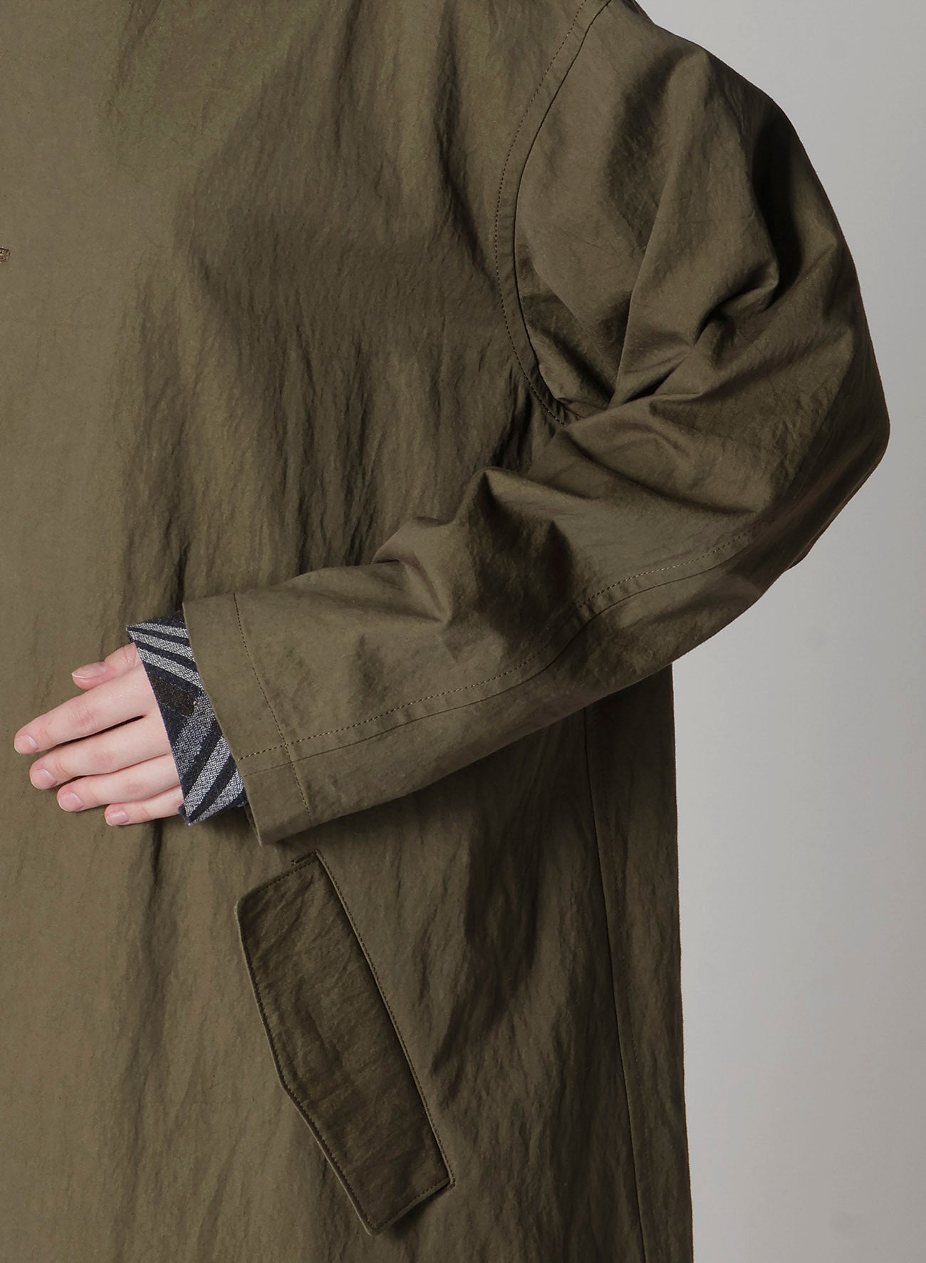 COTTON NYLON GABARDINE COLLARLESS COAT