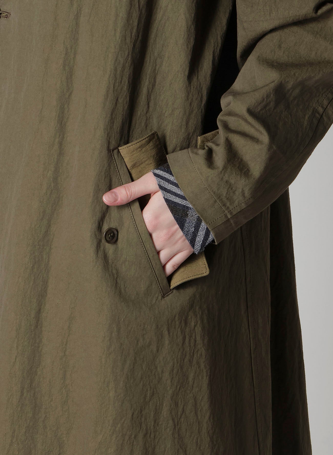 COTTON NYLON GABARDINE COLLARLESS COAT