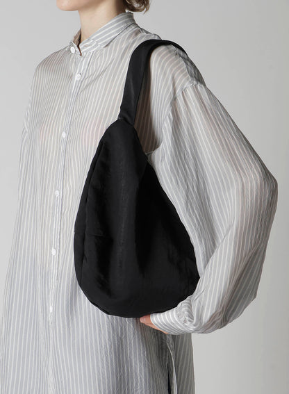 NYLON WASHER TWILL GYOZA-STYLE BAG