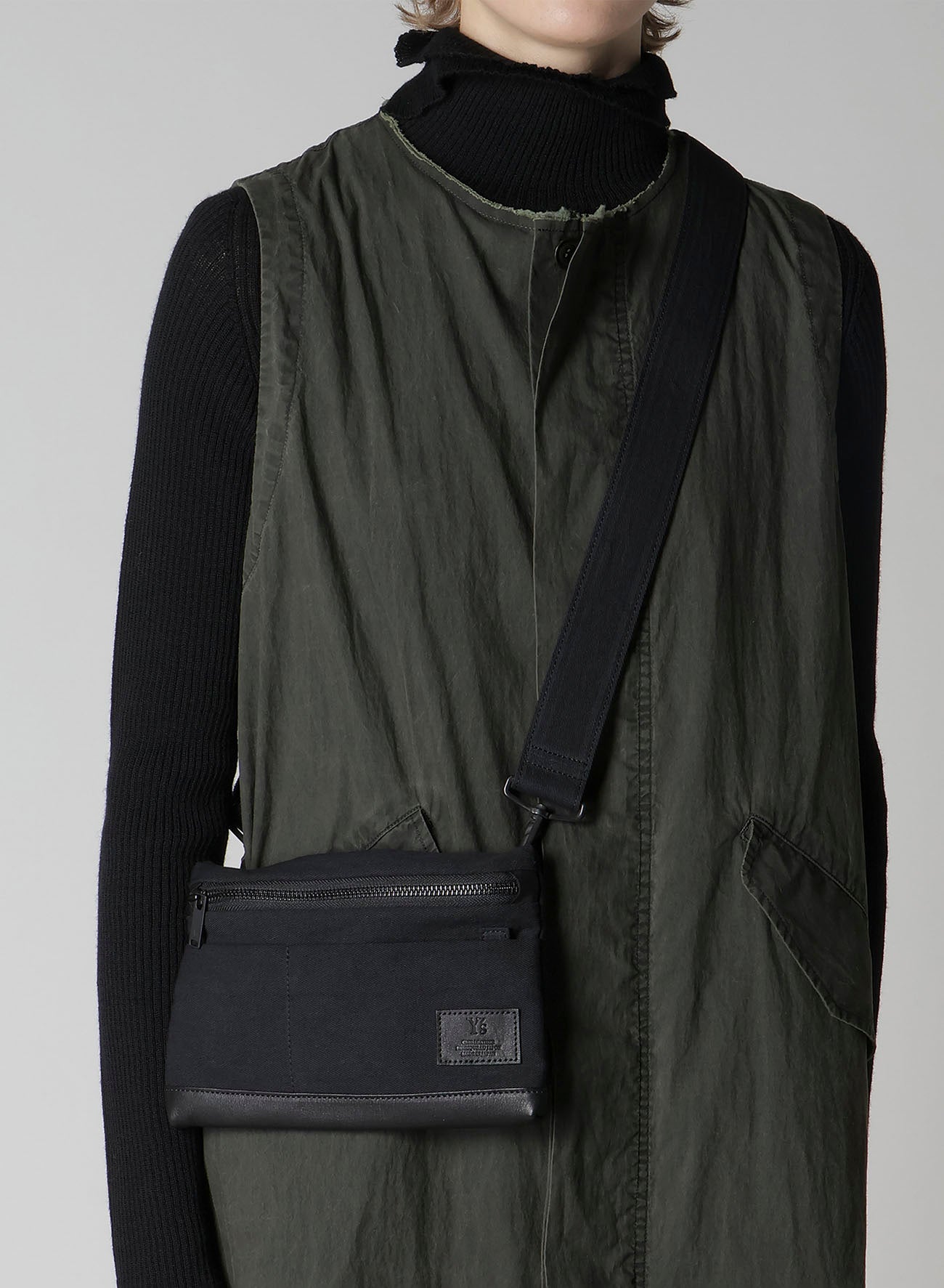 COTTON LINEN TWILL / LEATHER SACOCHE