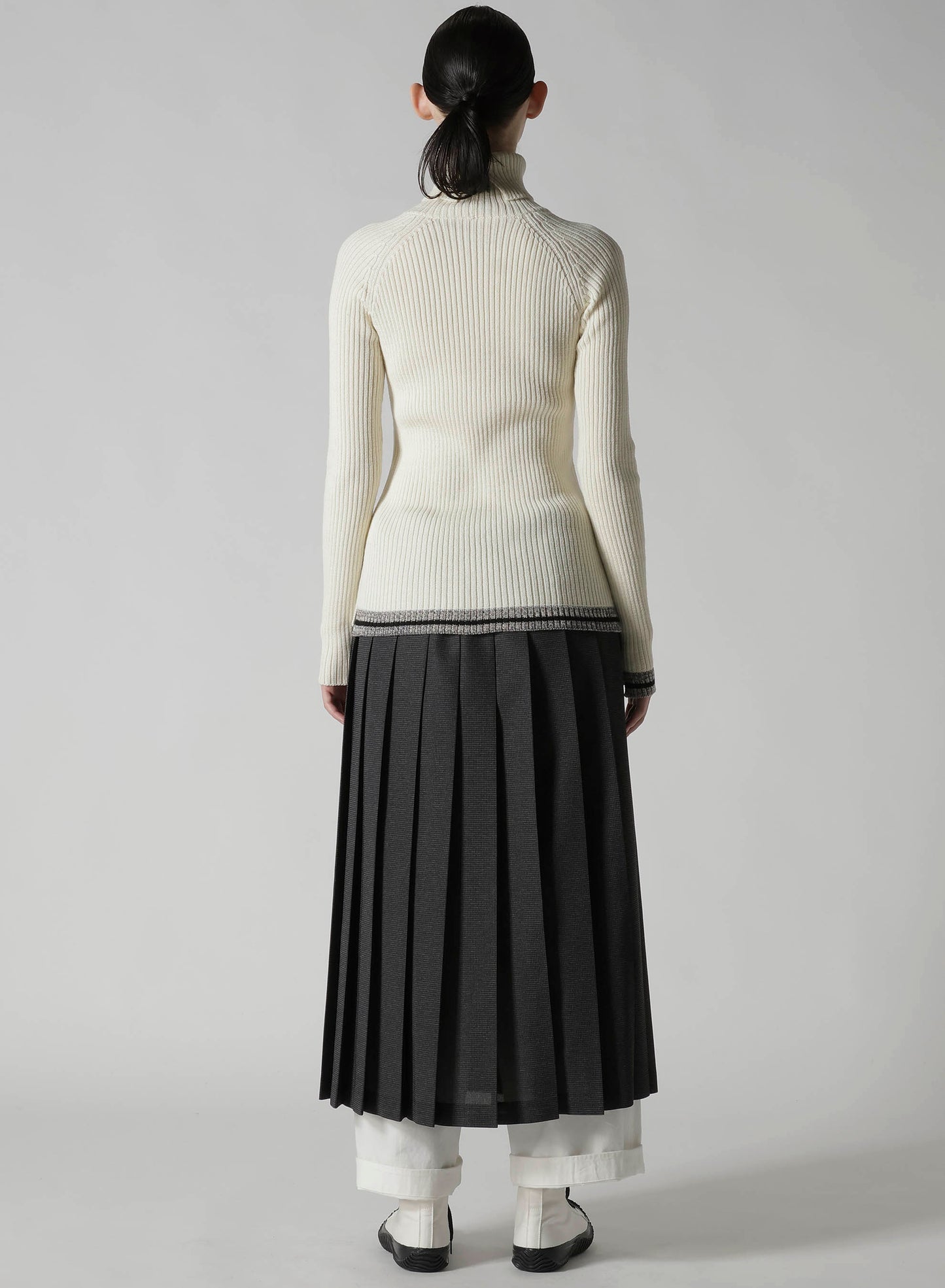 RIBBED HIGH NECK PULLOVER