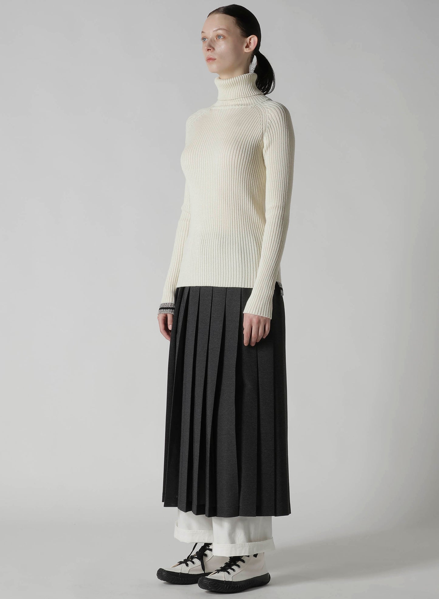 RIBBED HIGH NECK PULLOVER