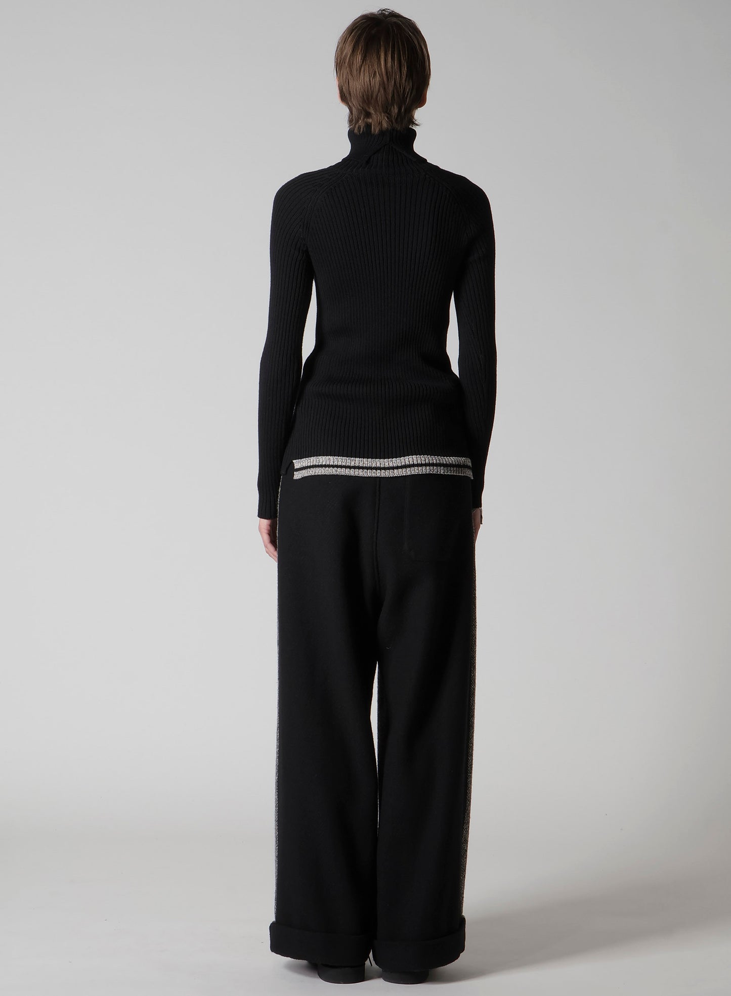 RIBBED HIGH NECK PULLOVER