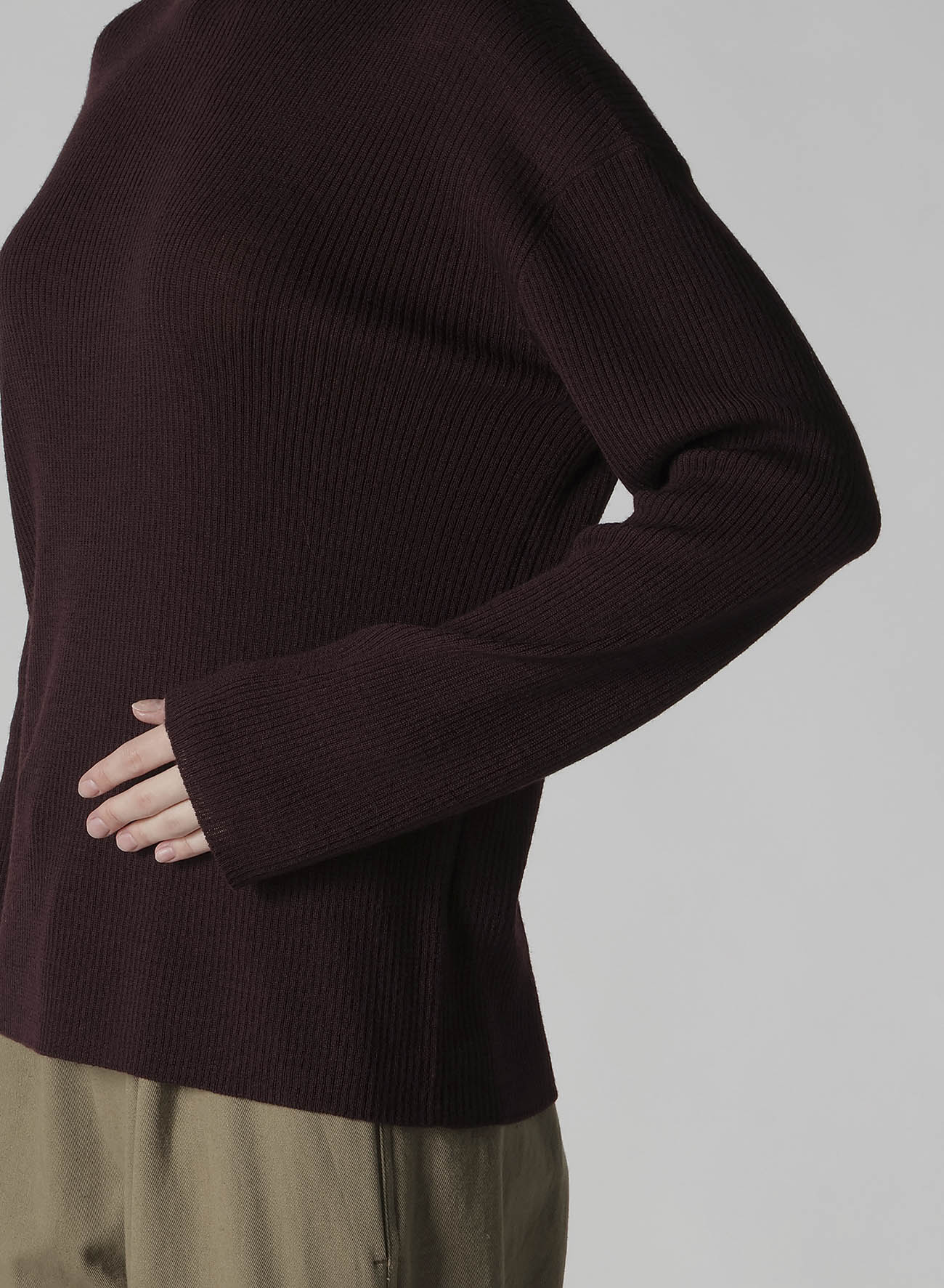 RIB OVERSIZED HIGH NECK KNIT