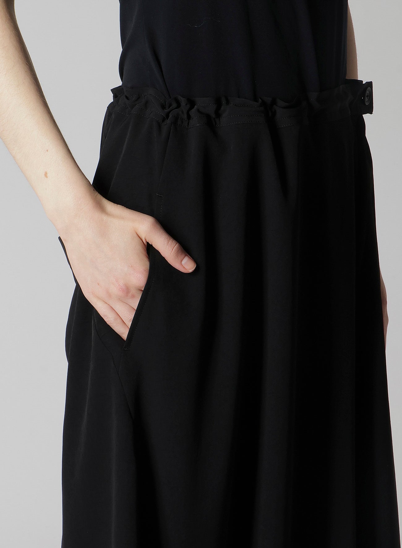 TA/PE CREPE DE CHINE ASYMMETRIC FLARE PANTS