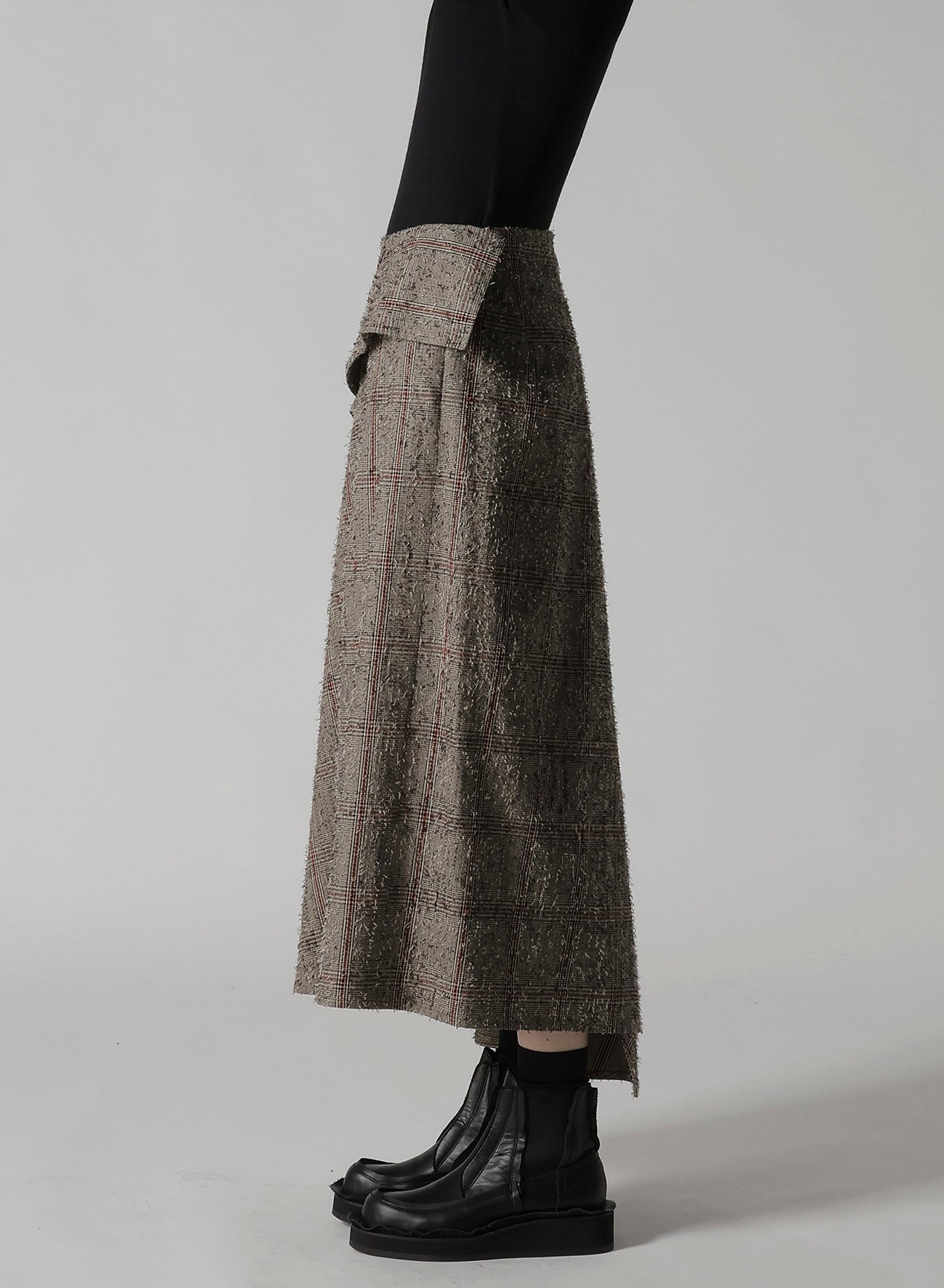 NEEDLE-PUNCHED ASYMMETRIC SKIRT