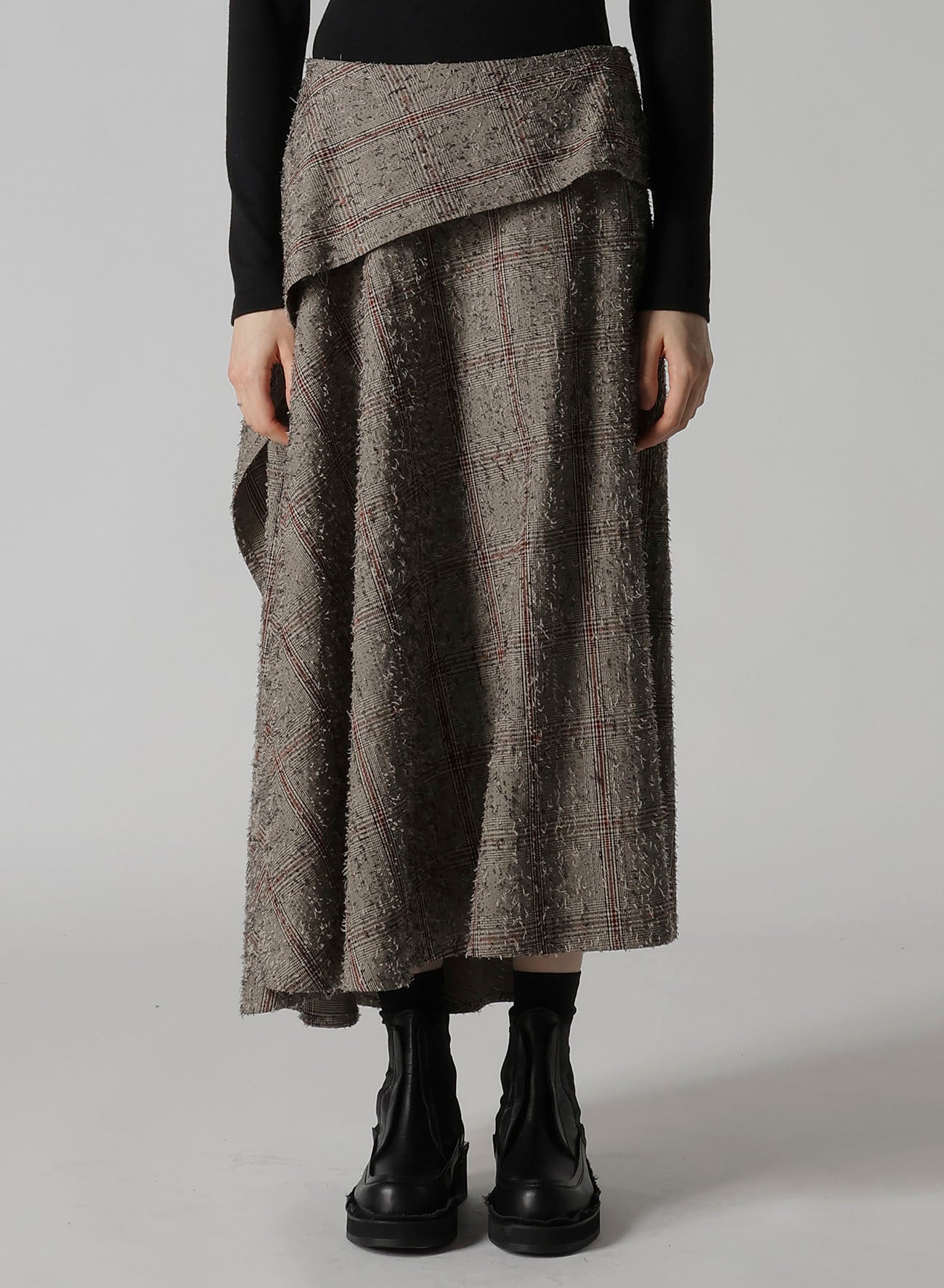 NEEDLE-PUNCHED ASYMMETRIC SKIRT