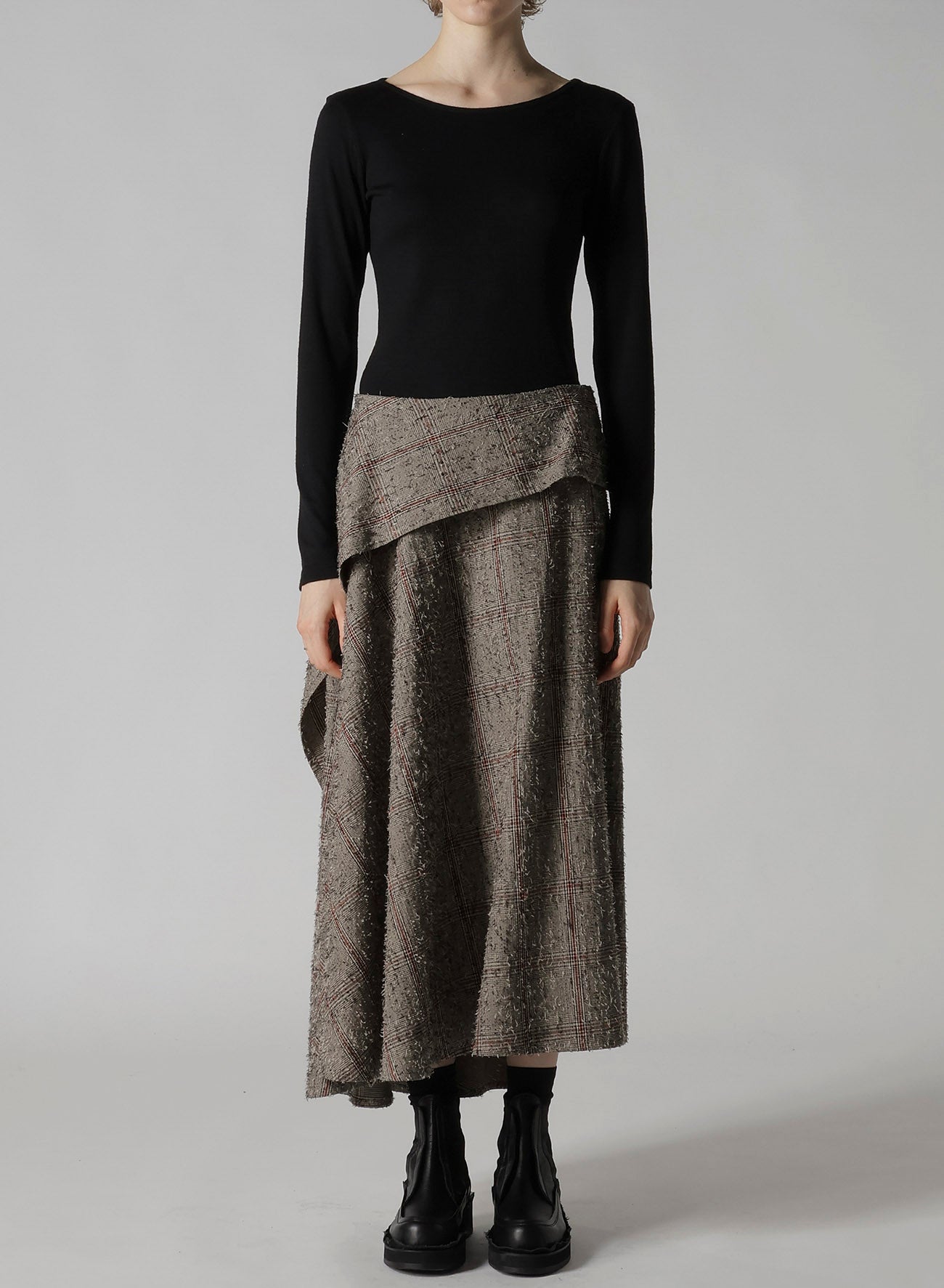 NEEDLE-PUNCHED ASYMMETRIC SKIRT