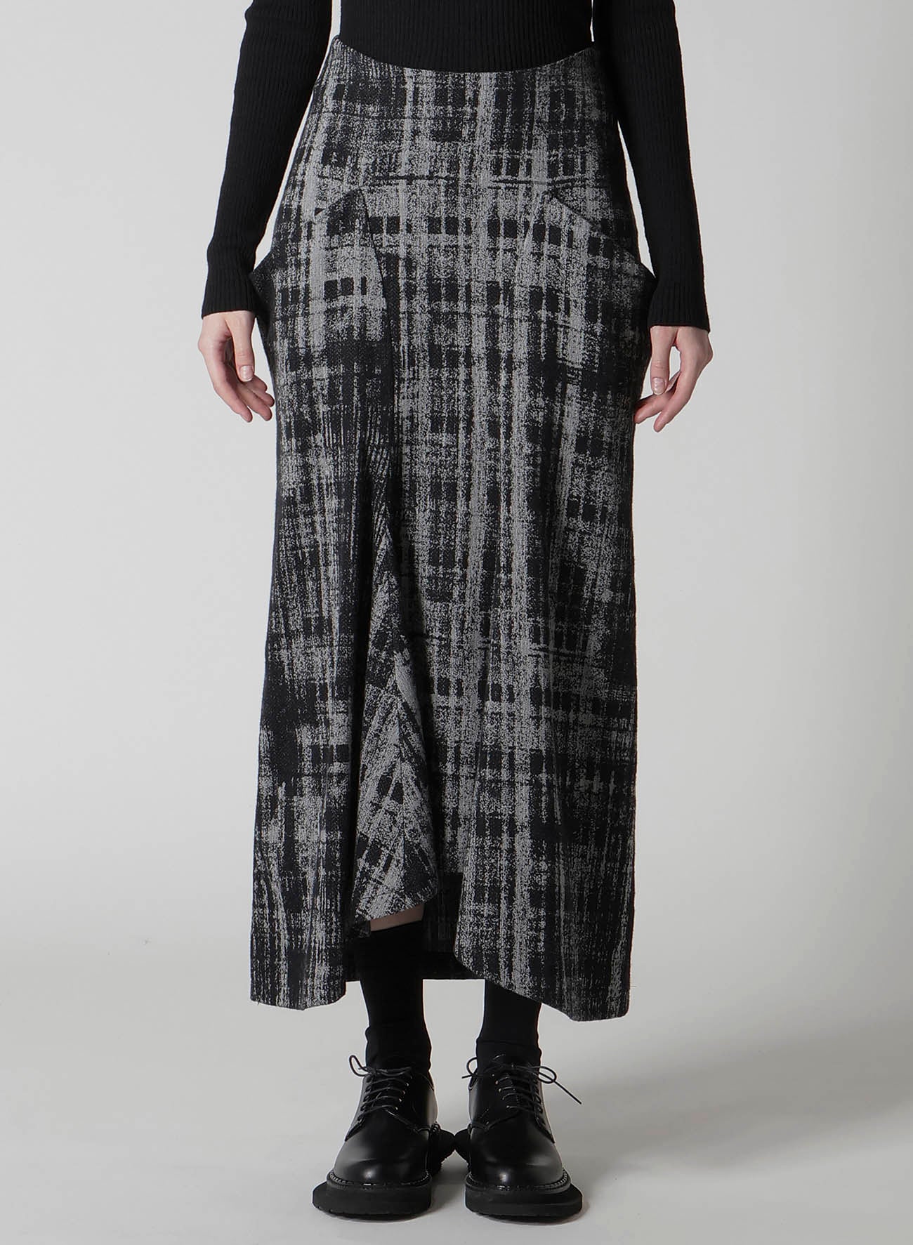 FADED PLAID JACQUARD DROP SKIRT