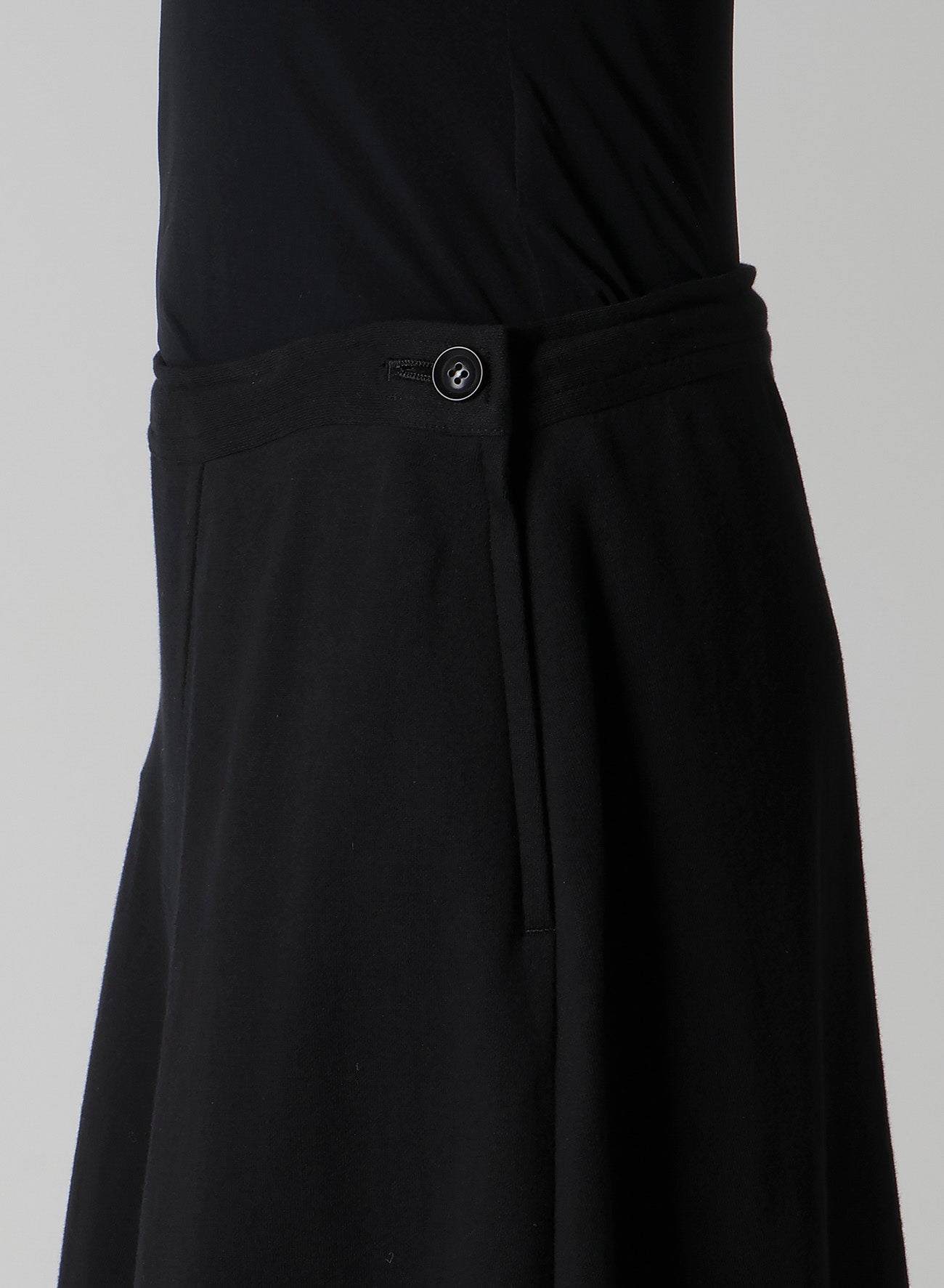 ASYMMETRIC COMBED FLEECE SKIRT